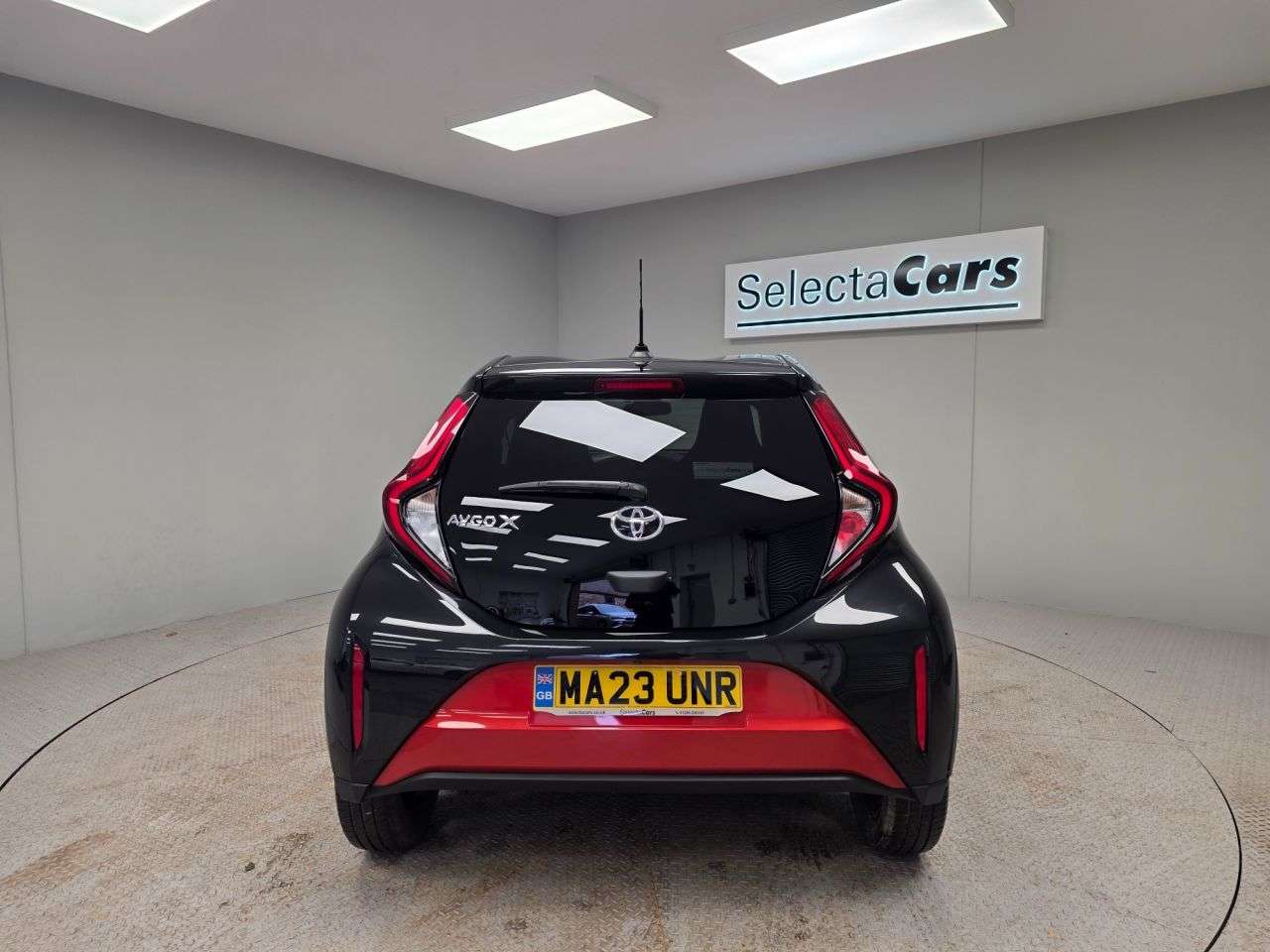 2023 TOYOTA AYGO X 2023 TOYOTA AYGO X