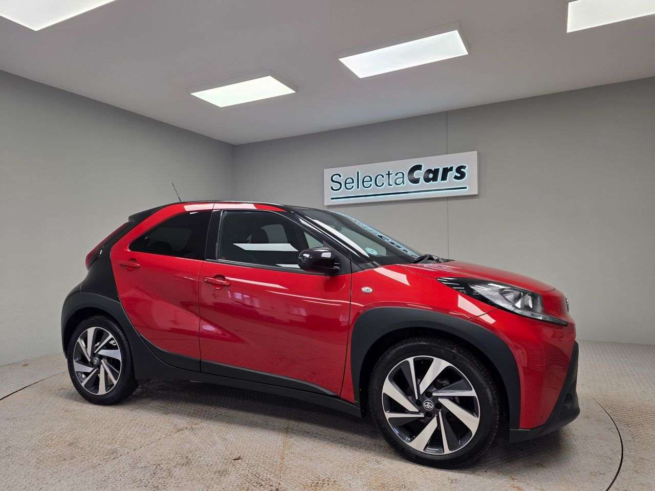 A 2023 TOYOTA AYGO X 1.0 VVT-i Edge Hatchback 5dr Petrol Manual Euro 6 (s/s) (72 ps) A 2023 TOYOTA AYGO X 1.0 VVT-i Edge Hatchback 5dr Petrol Manual Euro 6 (s/s) (72 ps)