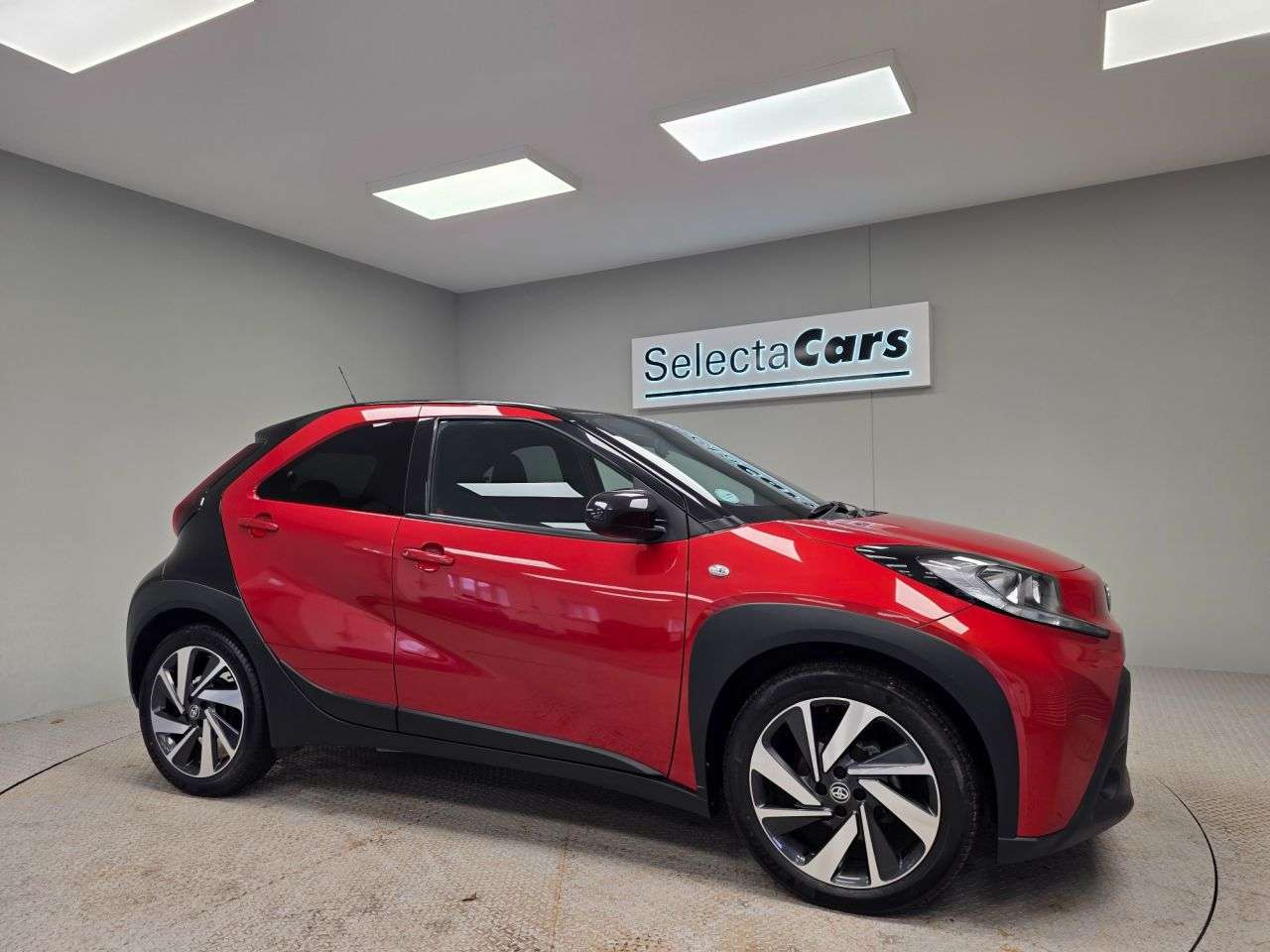 A 2023 TOYOTA AYGO X 1.0 VVT-i Edge Hatchback 5dr Petrol Manual Euro 6 (s/s) (72 ps) A 2023 TOYOTA AYGO X 1.0 VVT-i Edge Hatchback 5dr Petrol Manual Euro 6 (s/s) (72 ps)