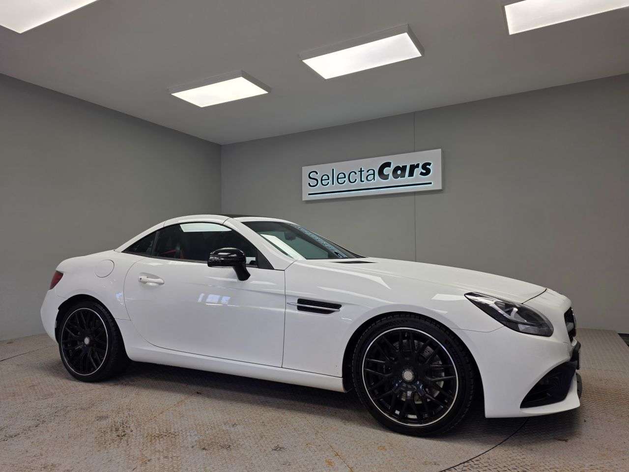 A 2016 MERCEDES-BENZ SLC 2.1 SLC250d AMG Line Convertible 2dr Diesel G-Tronic Euro 6 (s/s) (204 ps) A 2016 MERCEDES-BENZ SLC 2.1 SLC250d AMG Line Convertible 2dr Diesel G-Tronic Euro 6 (s/s) (204 ps)