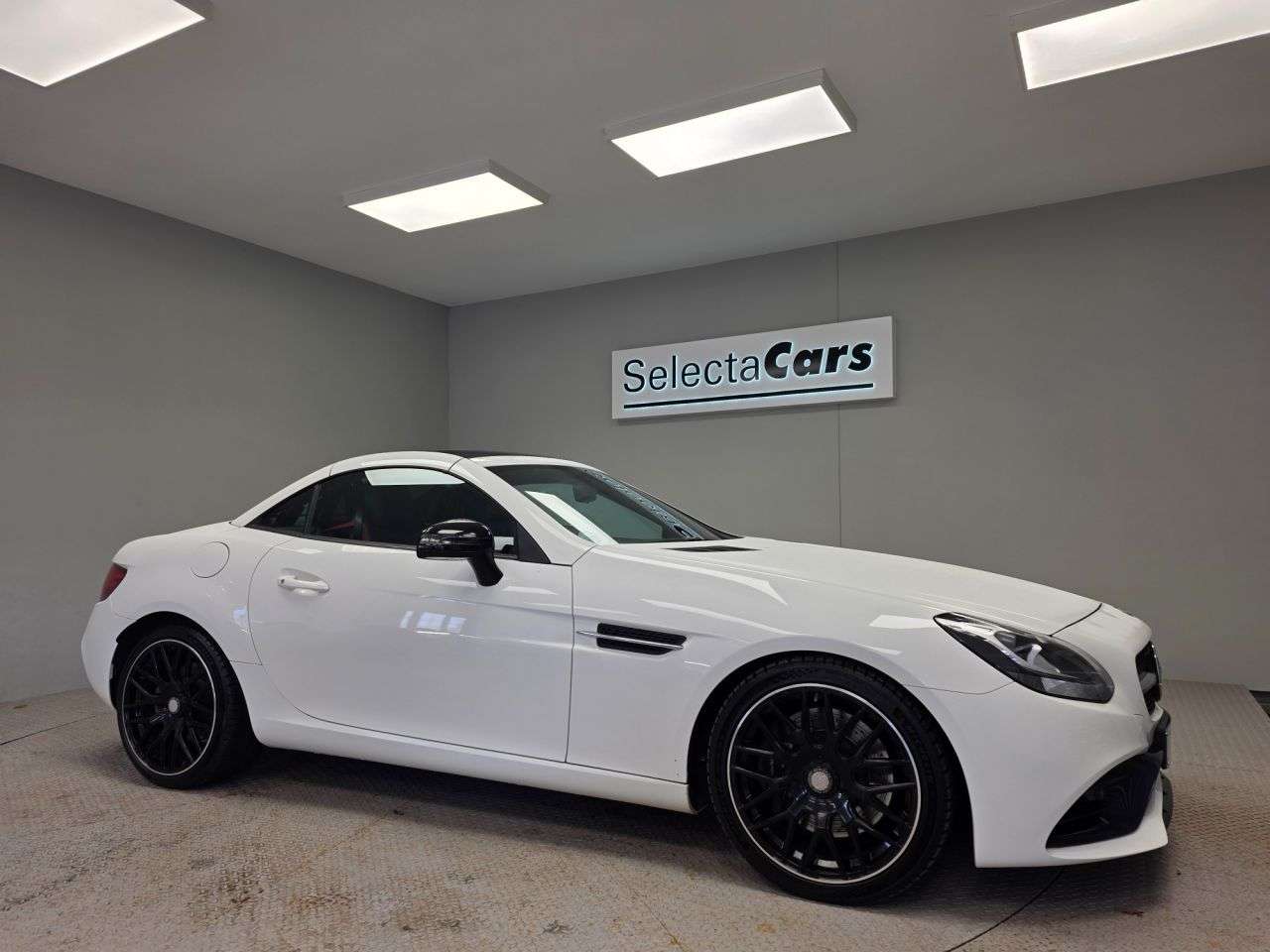 A 2016 MERCEDES-BENZ SLC 2.1 SLC250d AMG Line Convertible 2dr Diesel G-Tronic Euro 6 (s/s) (204 ps) A 2016 MERCEDES-BENZ SLC 2.1 SLC250d AMG Line Convertible 2dr Diesel G-Tronic Euro 6 (s/s) (204 ps)