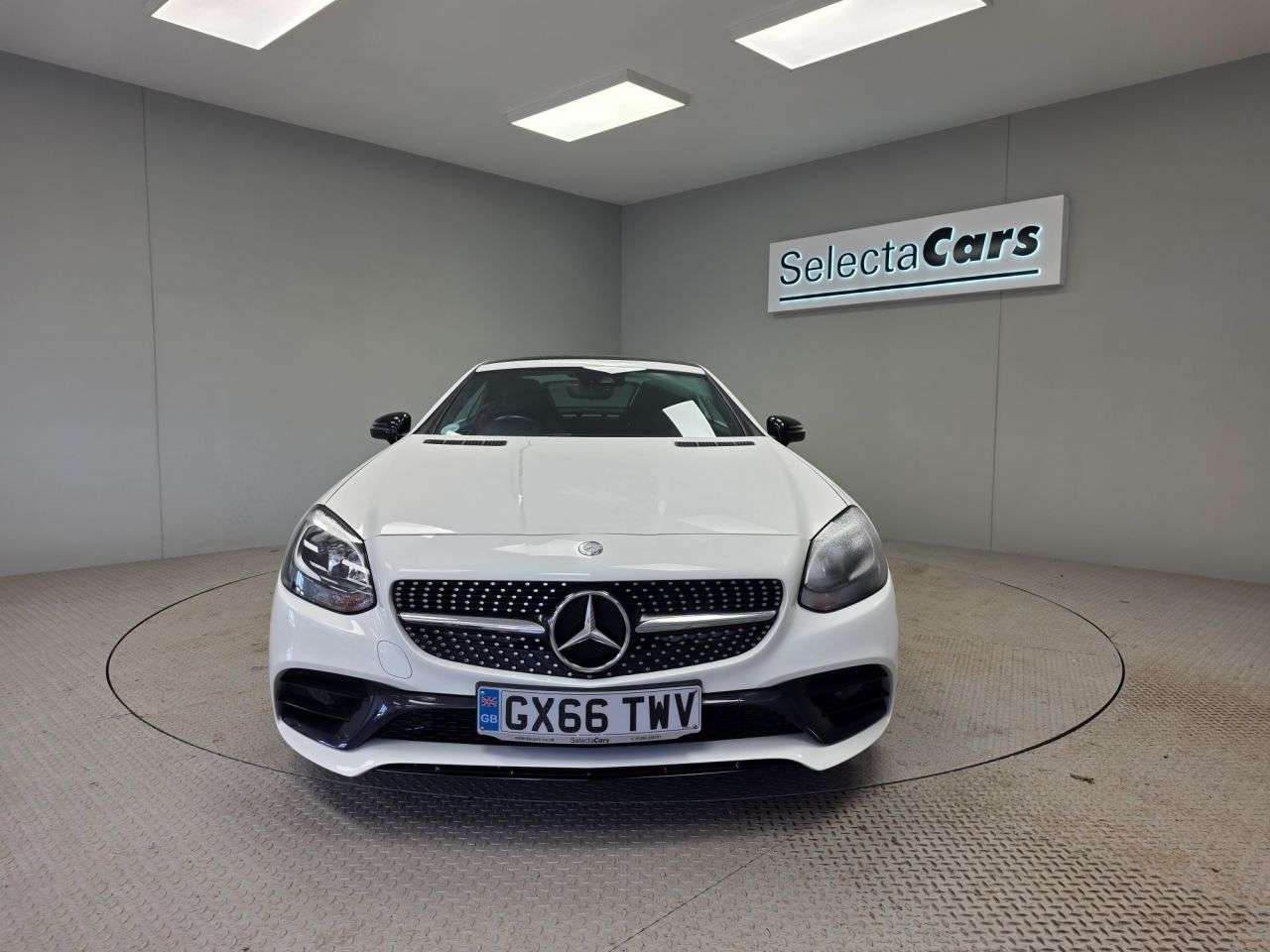 A 2016 MERCEDES-BENZ SLC 2.1 SLC250d AMG Line Convertible 2dr Diesel G-Tronic Euro 6 (s/s) (204 ps) A 2016 MERCEDES-BENZ SLC 2.1 SLC250d AMG Line Convertible 2dr Diesel G-Tronic Euro 6 (s/s) (204 ps)