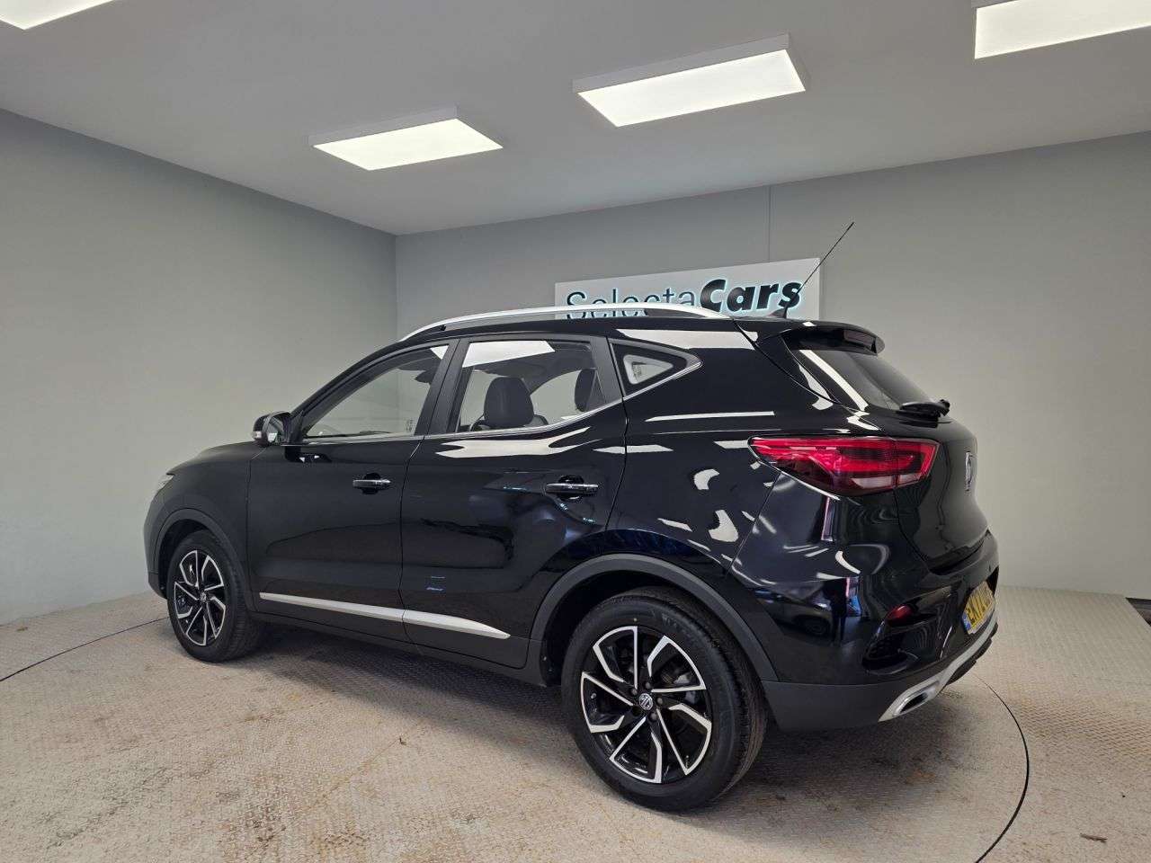 A 2022 MG MG ZS 1.5 VTi-TECH Exclusive SUV 5dr Petrol Manual Euro 6 (s/s) (106 ps) A 2022 MG MG ZS 1.5 VTi-TECH Exclusive SUV 5dr Petrol Manual Euro 6 (s/s) (106 ps)