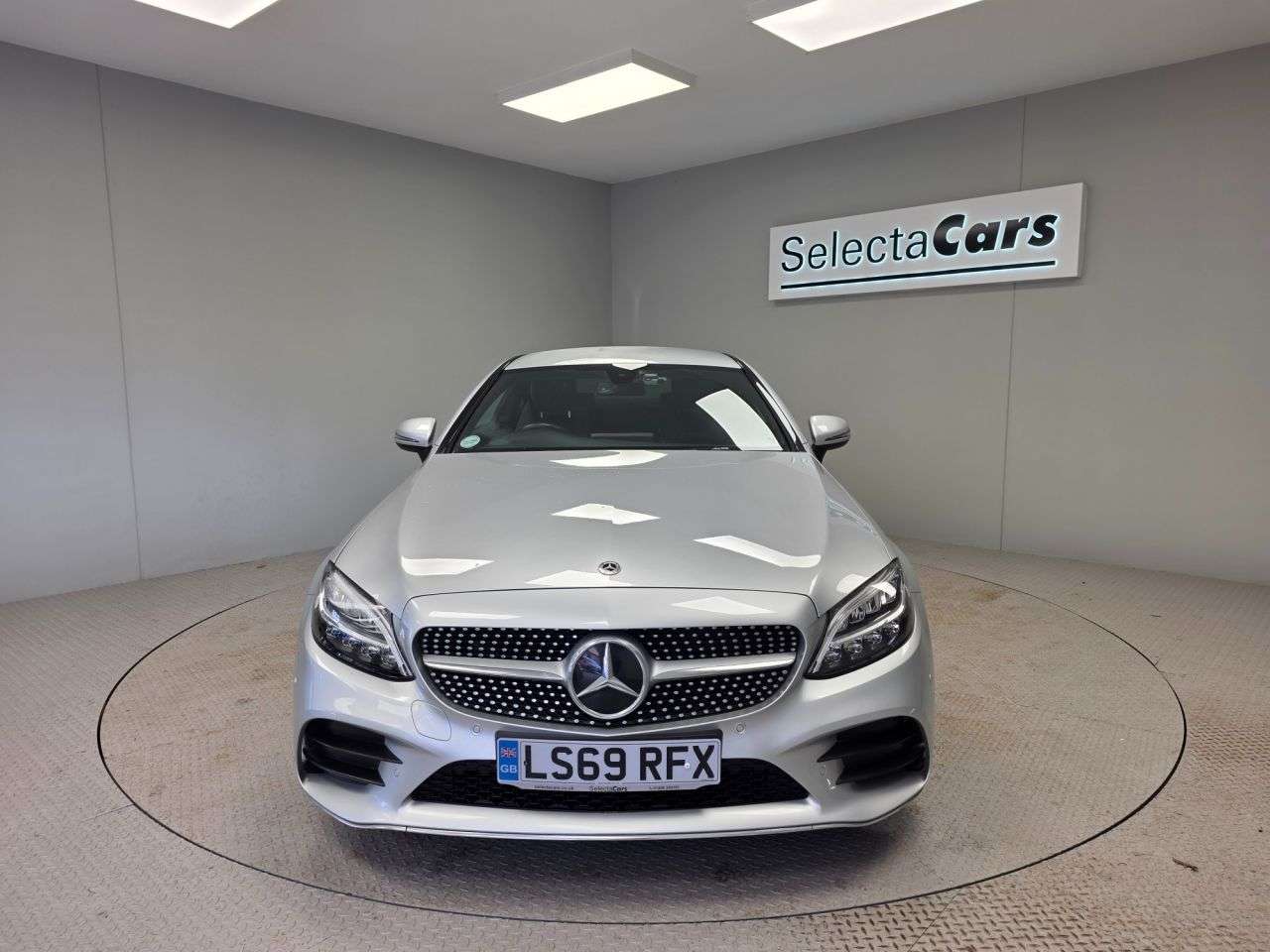 A 2019 MERCEDES-BENZ C-CLASS 2.0 C220d AMG Line Coupe 2dr Diesel G-Tronic+ Euro 6 (s/s) (194 ps) A 2019 MERCEDES-BENZ C-CLASS 2.0 C220d AMG Line Coupe 2dr Diesel G-Tronic+ Euro 6 (s/s) (194 ps)