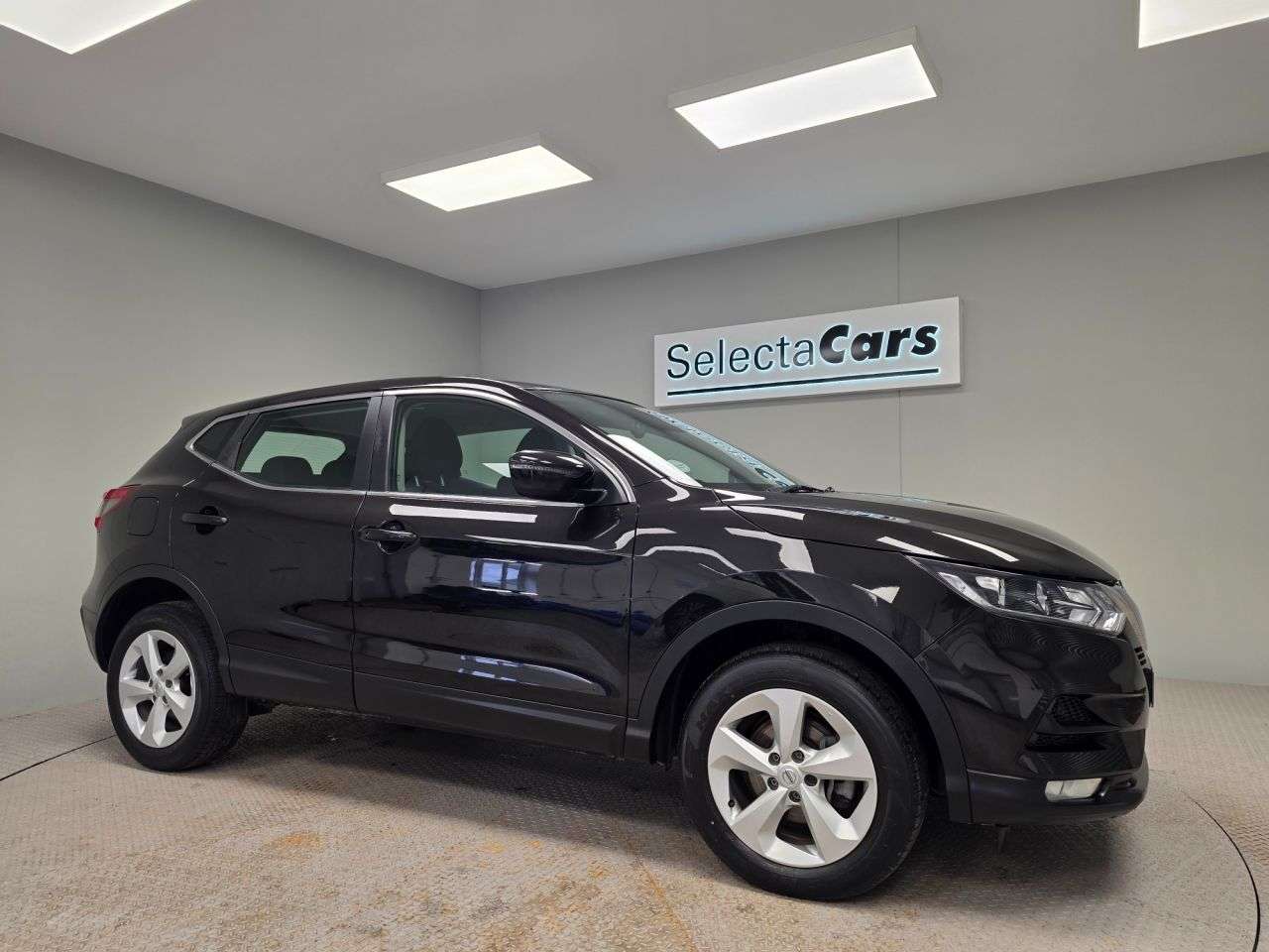 A 2019 NISSAN QASHQAI 1.3 DIG-T Acenta Premium SUV 5dr Petrol Manual Euro 6 (s/s) (140 ps) A 2019 NISSAN QASHQAI 1.3 DIG-T Acenta Premium SUV 5dr Petrol Manual Euro 6 (s/s) (140 ps)