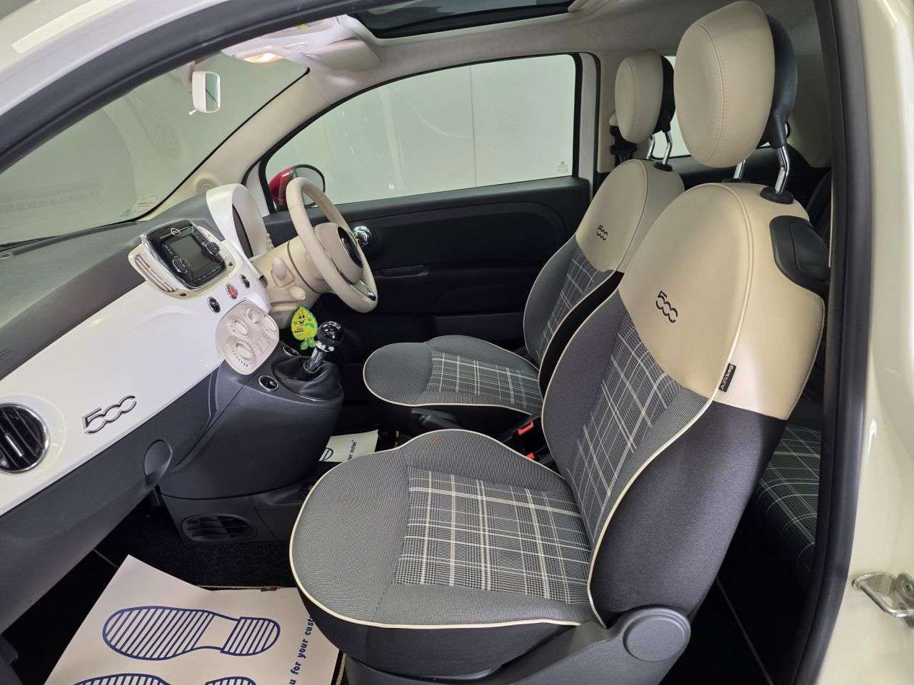 2017 FIAT 500 2017 FIAT 500