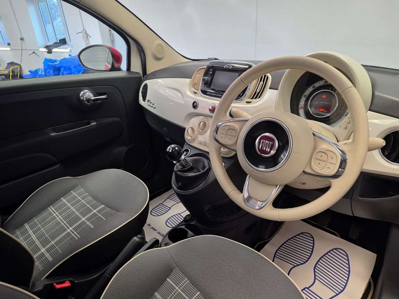 2017 FIAT 500 2017 FIAT 500