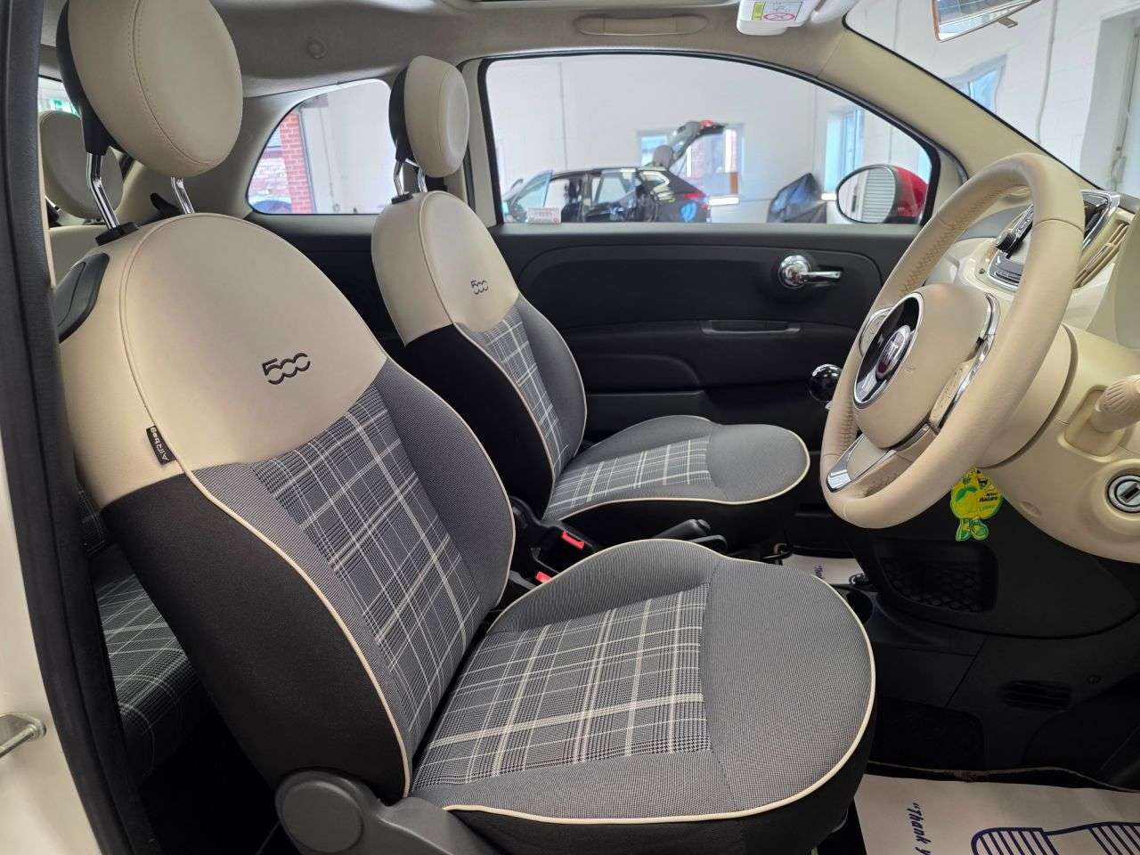 2017 FIAT 500 2017 FIAT 500