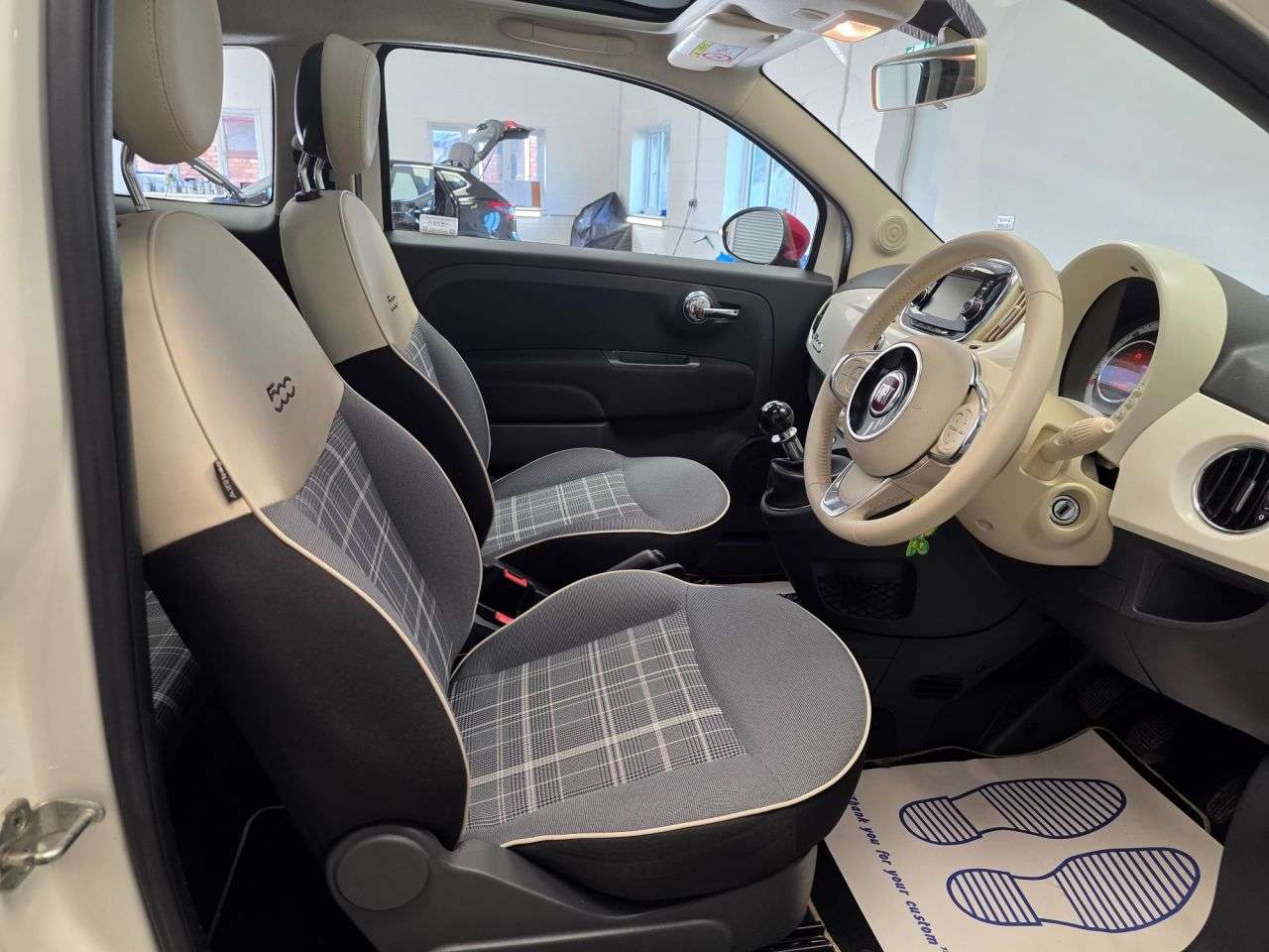 2017 FIAT 500 2017 FIAT 500