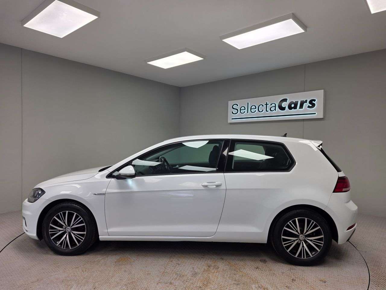 2018 VOLKSWAGEN GOLF 2018 VOLKSWAGEN GOLF