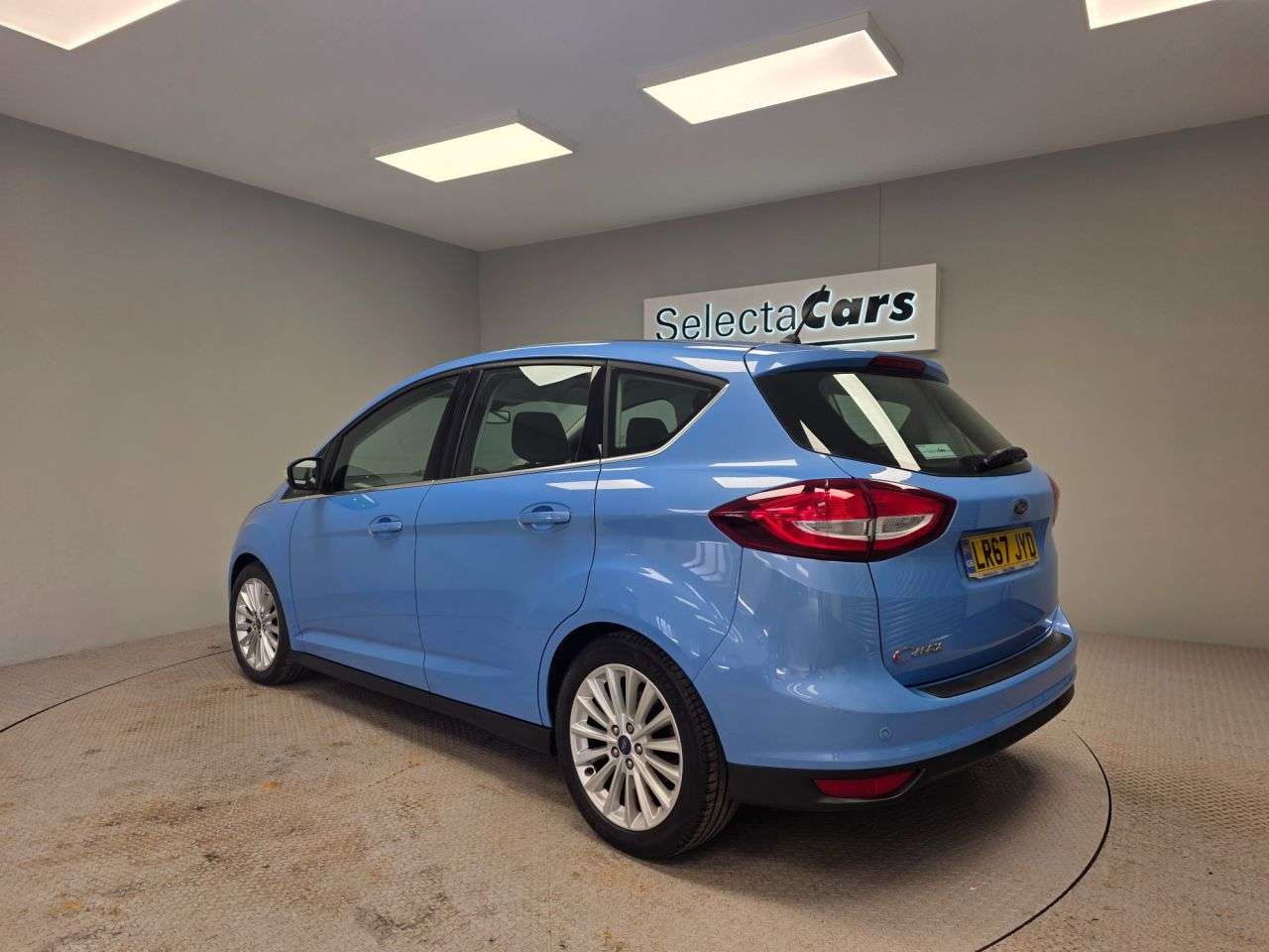 A 2017 FORD C-MAX 1.5 TDCi Titanium MPV 5dr Diesel Manual Euro 6 (s/s) (120 ps) A 2017 FORD C-MAX 1.5 TDCi Titanium MPV 5dr Diesel Manual Euro 6 (s/s) (120 ps)