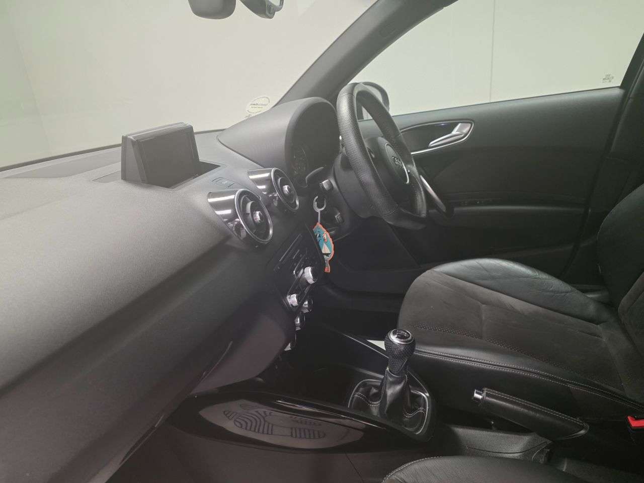 2017 AUDI A1 2017 AUDI A1