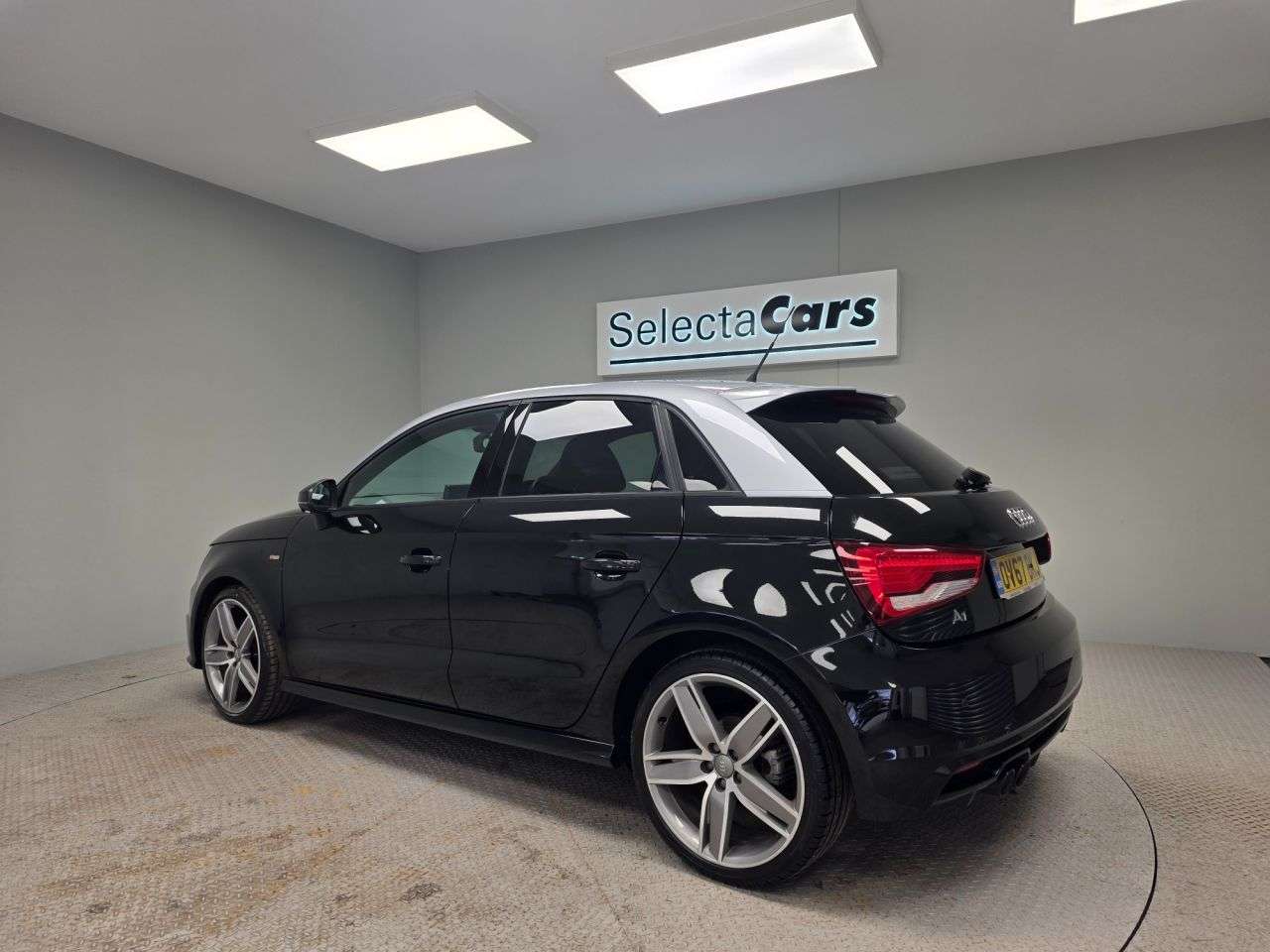 2017 AUDI A1 2017 AUDI A1