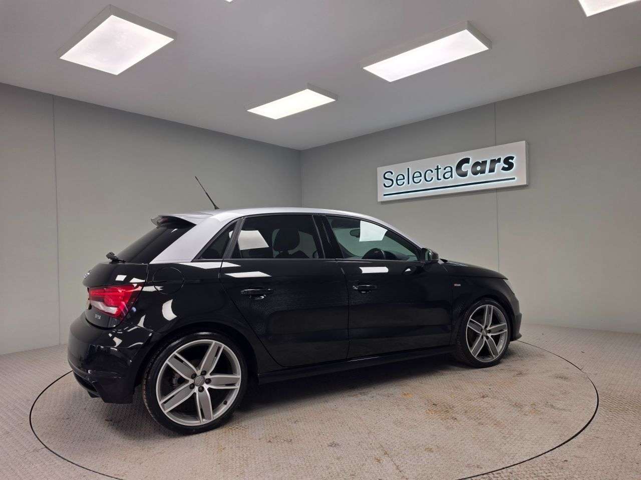 2017 AUDI A1 2017 AUDI A1