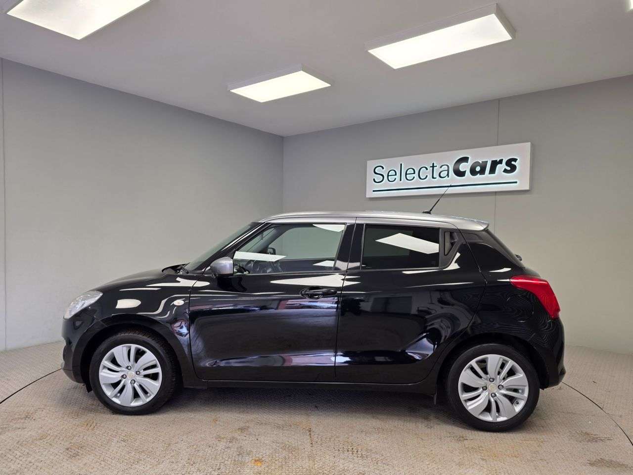 2017 SUZUKI SWIFT 2017 SUZUKI SWIFT