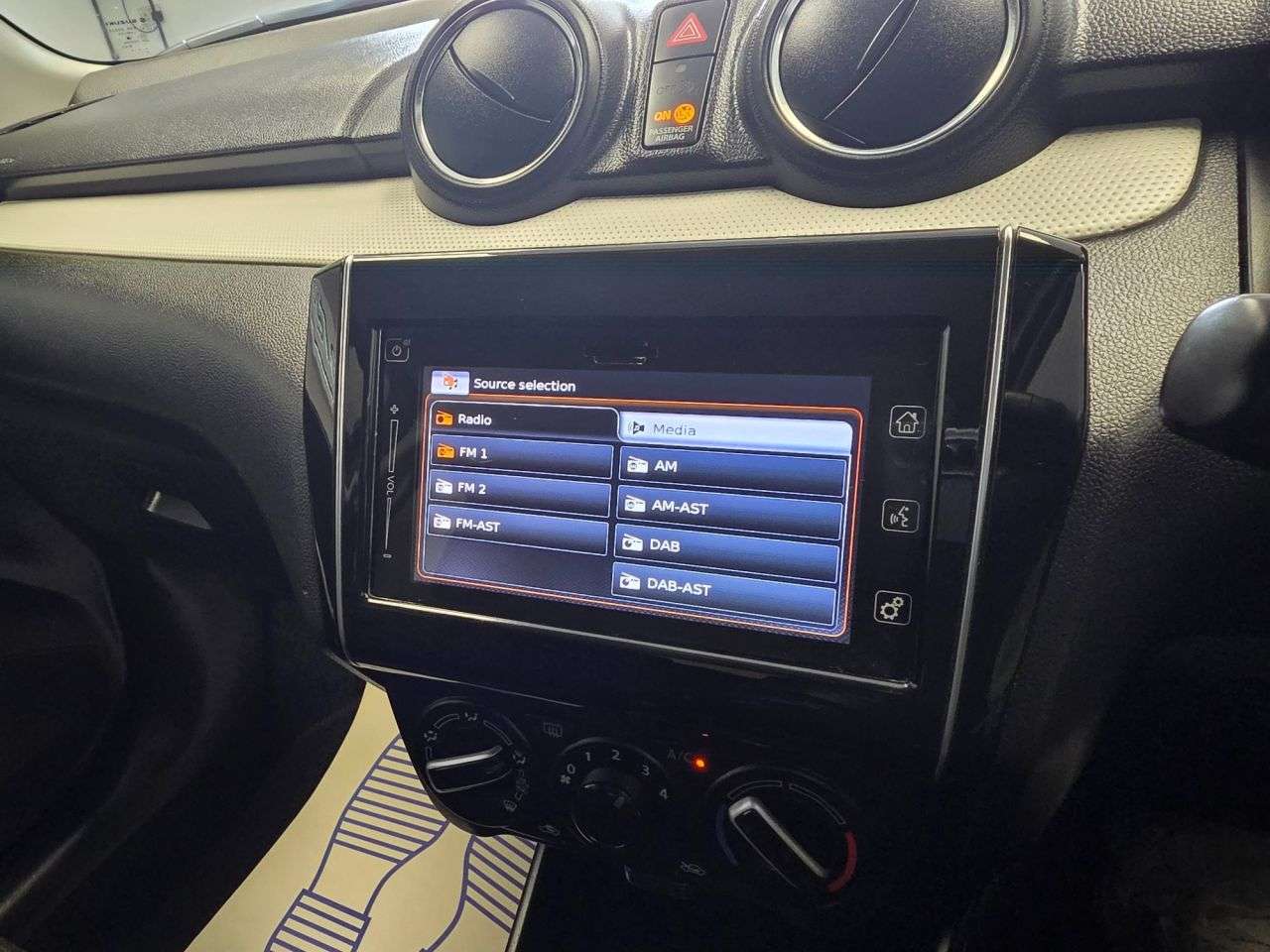 2017 SUZUKI SWIFT 2017 SUZUKI SWIFT