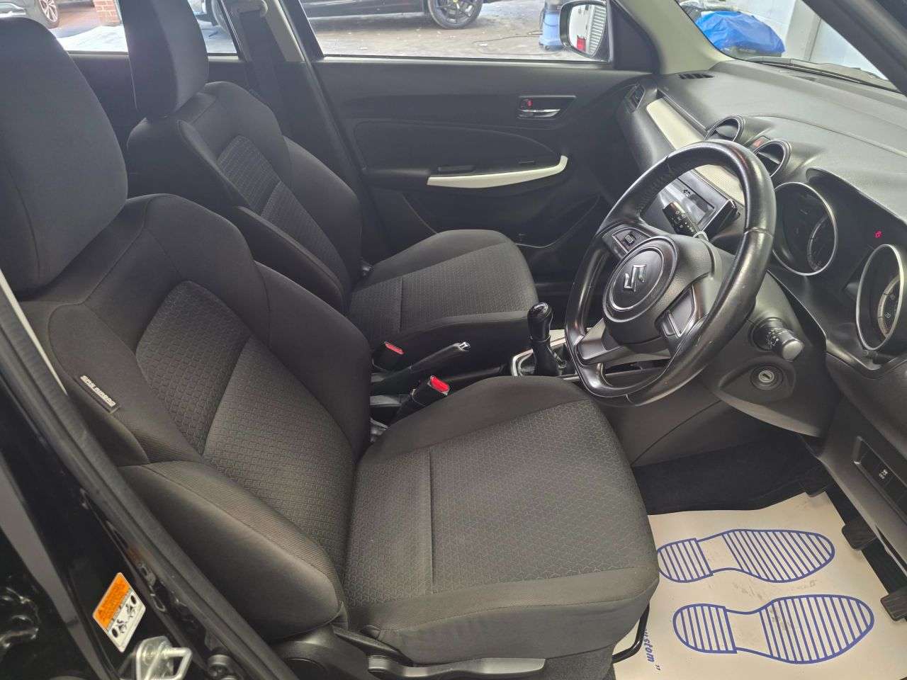 2017 SUZUKI SWIFT 2017 SUZUKI SWIFT
