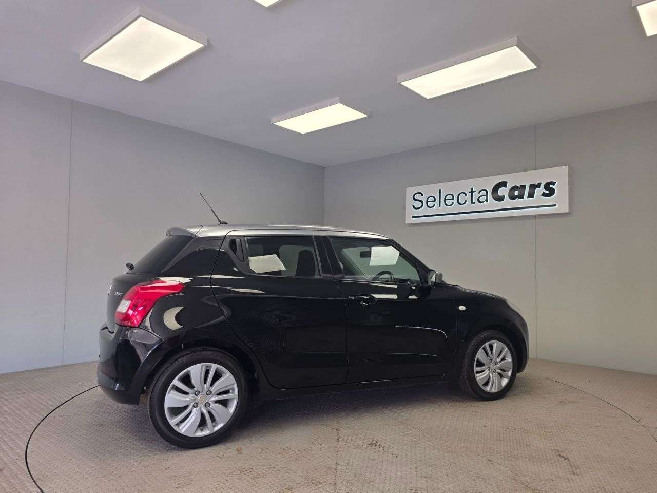 2017 SUZUKI SWIFT 2017 SUZUKI SWIFT