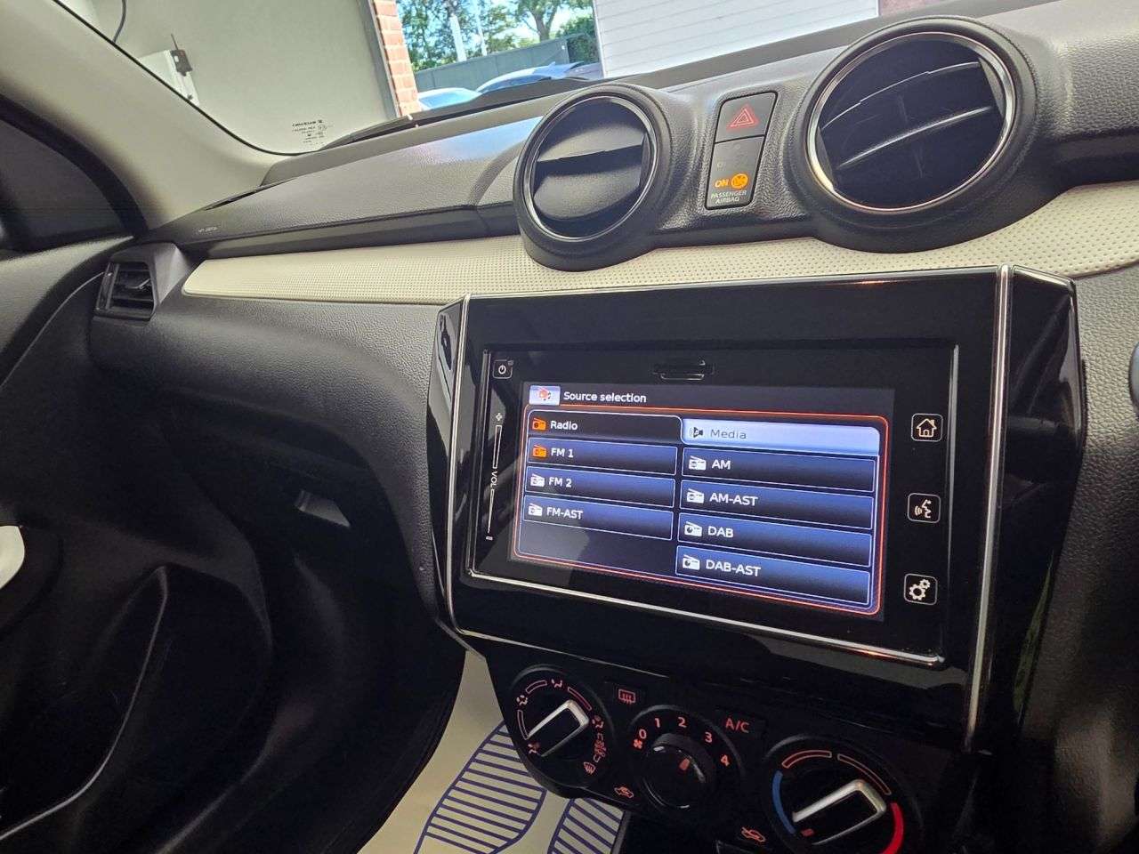 2017 SUZUKI SWIFT 2017 SUZUKI SWIFT