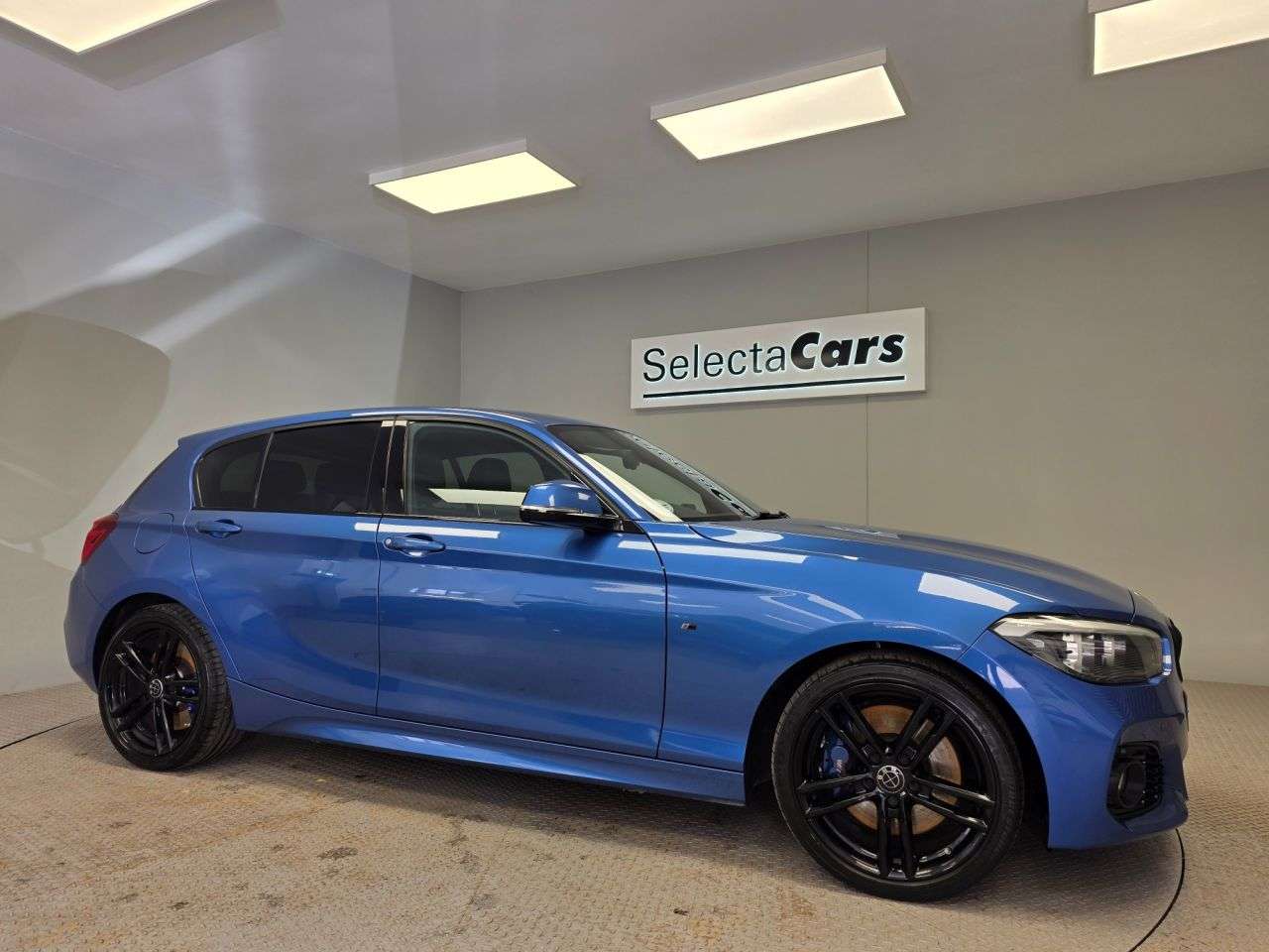 A 2018 BMW 1 SERIES 1.5 118i GPF M Sport Shadow Edition Hatchback 5dr Petrol Manual Euro 6 (s/s A 2018 BMW 1 SERIES 1.5 118i GPF M Sport Shadow Edition Hatchback 5dr Petrol Manual Euro 6 (s/s