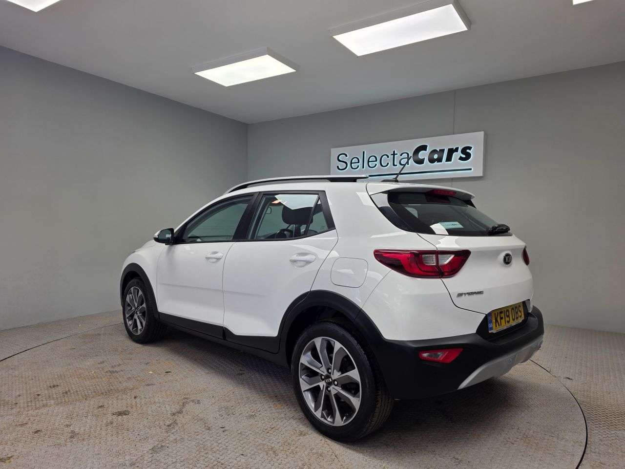 A 2019 KIA STONIC 1.4 2 SUV 5dr Petrol Manual Euro 6 (s/s) (98 bhp) A 2019 KIA STONIC 1.4 2 SUV 5dr Petrol Manual Euro 6 (s/s) (98 bhp)