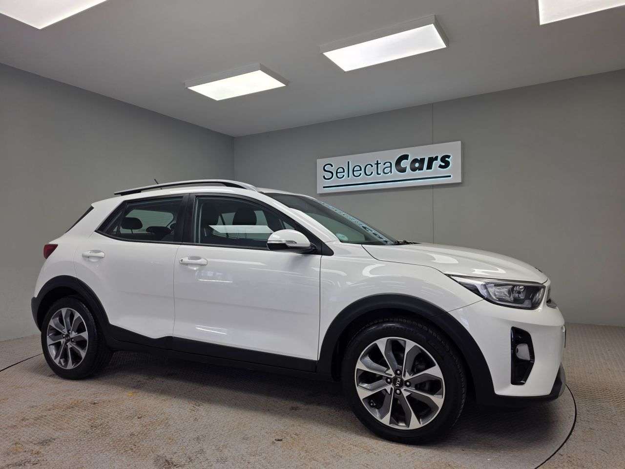 A 2019 KIA STONIC 1.4 2 SUV 5dr Petrol Manual Euro 6 (s/s) (98 bhp) A 2019 KIA STONIC 1.4 2 SUV 5dr Petrol Manual Euro 6 (s/s) (98 bhp)