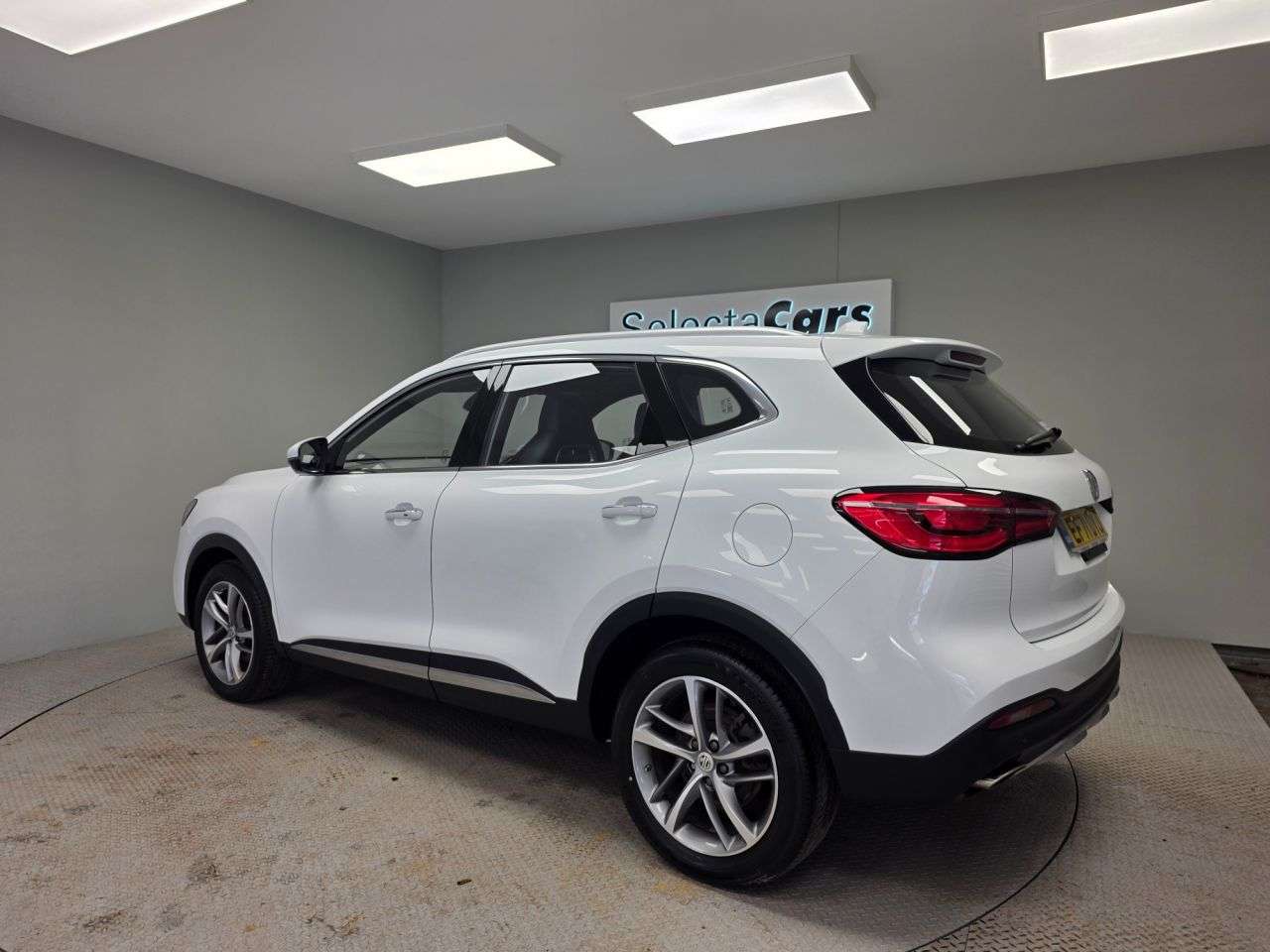 A 2022 MG MG HS 1.5 T-GDI Exclusive SUV 5dr Petrol DCT Euro 6 (s/s) (162 ps) A 2022 MG MG HS 1.5 T-GDI Exclusive SUV 5dr Petrol DCT Euro 6 (s/s) (162 ps)