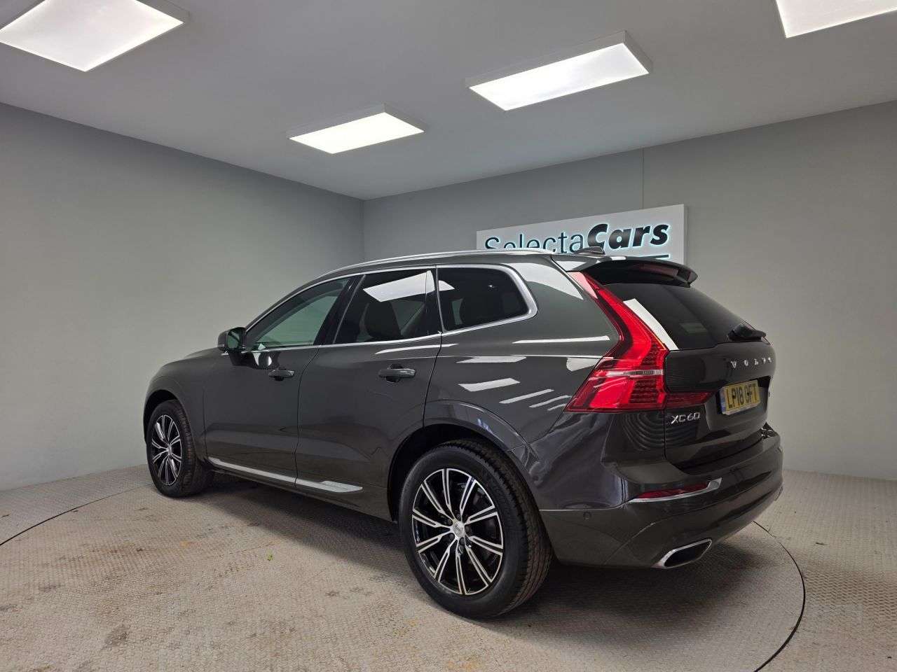 A 2018 VOLVO XC60 2.0 T5 Inscription SUV 5dr Petrol Auto AWD Euro 6 (s/s) (250 ps) A 2018 VOLVO XC60 2.0 T5 Inscription SUV 5dr Petrol Auto AWD Euro 6 (s/s) (250 ps)