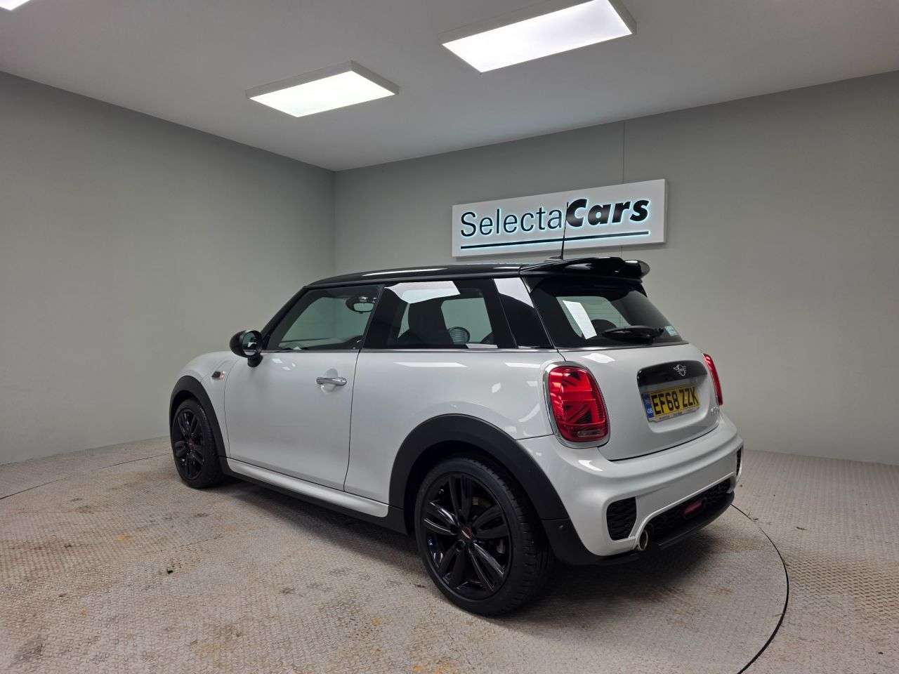 A 2018 MINI HATCH 1.5 Cooper Hatchback 3dr Petrol Manual Euro 6 (s/s) (136 ps) A 2018 MINI HATCH 1.5 Cooper Hatchback 3dr Petrol Manual Euro 6 (s/s) (136 ps)