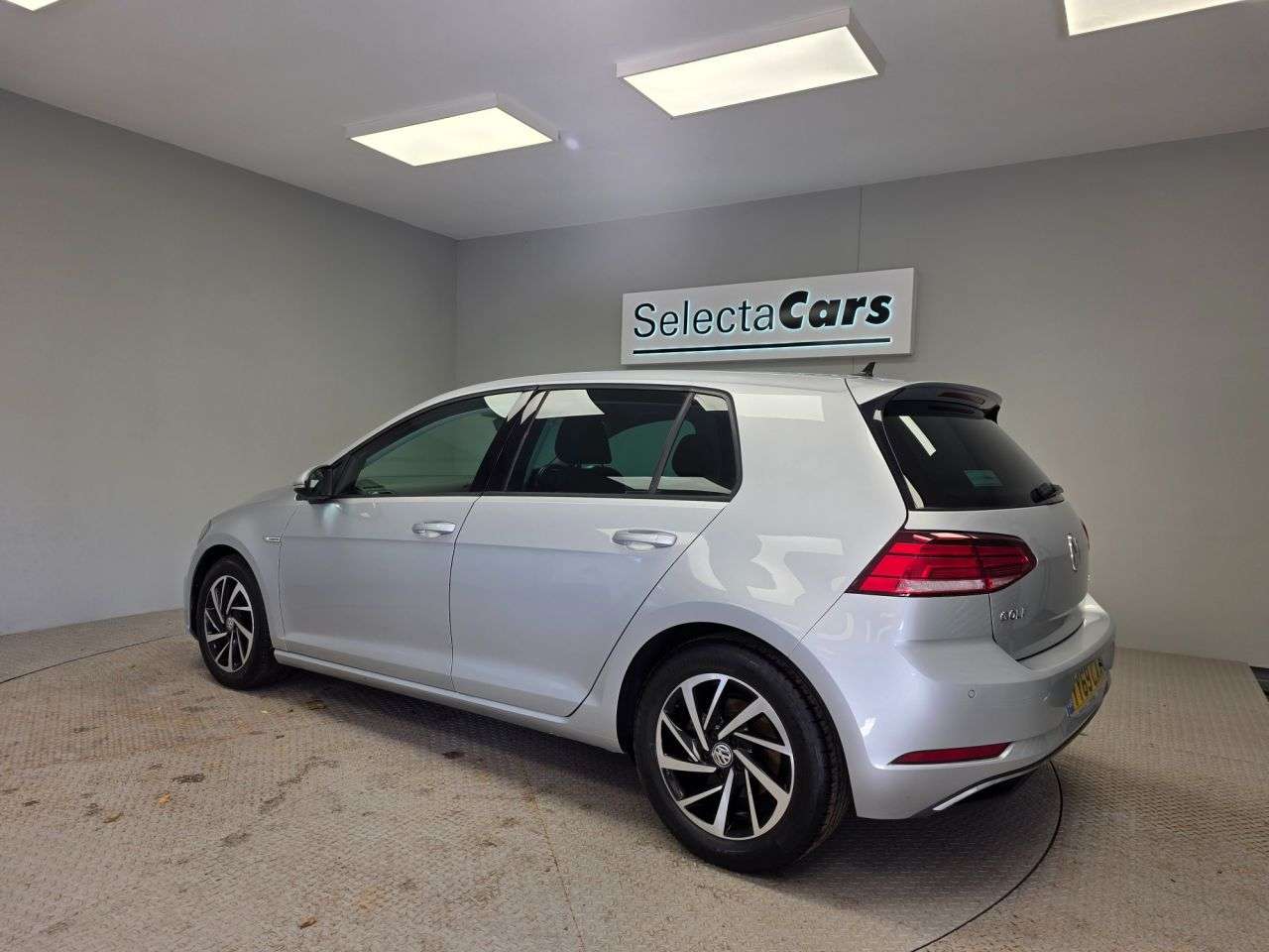2019 VOLKSWAGEN GOLF 2019 VOLKSWAGEN GOLF