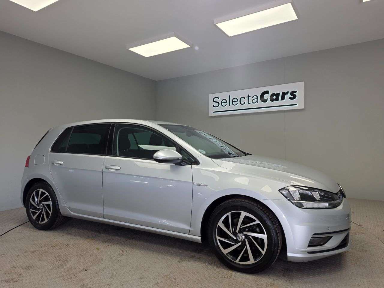 2019 VOLKSWAGEN GOLF 2019 VOLKSWAGEN GOLF