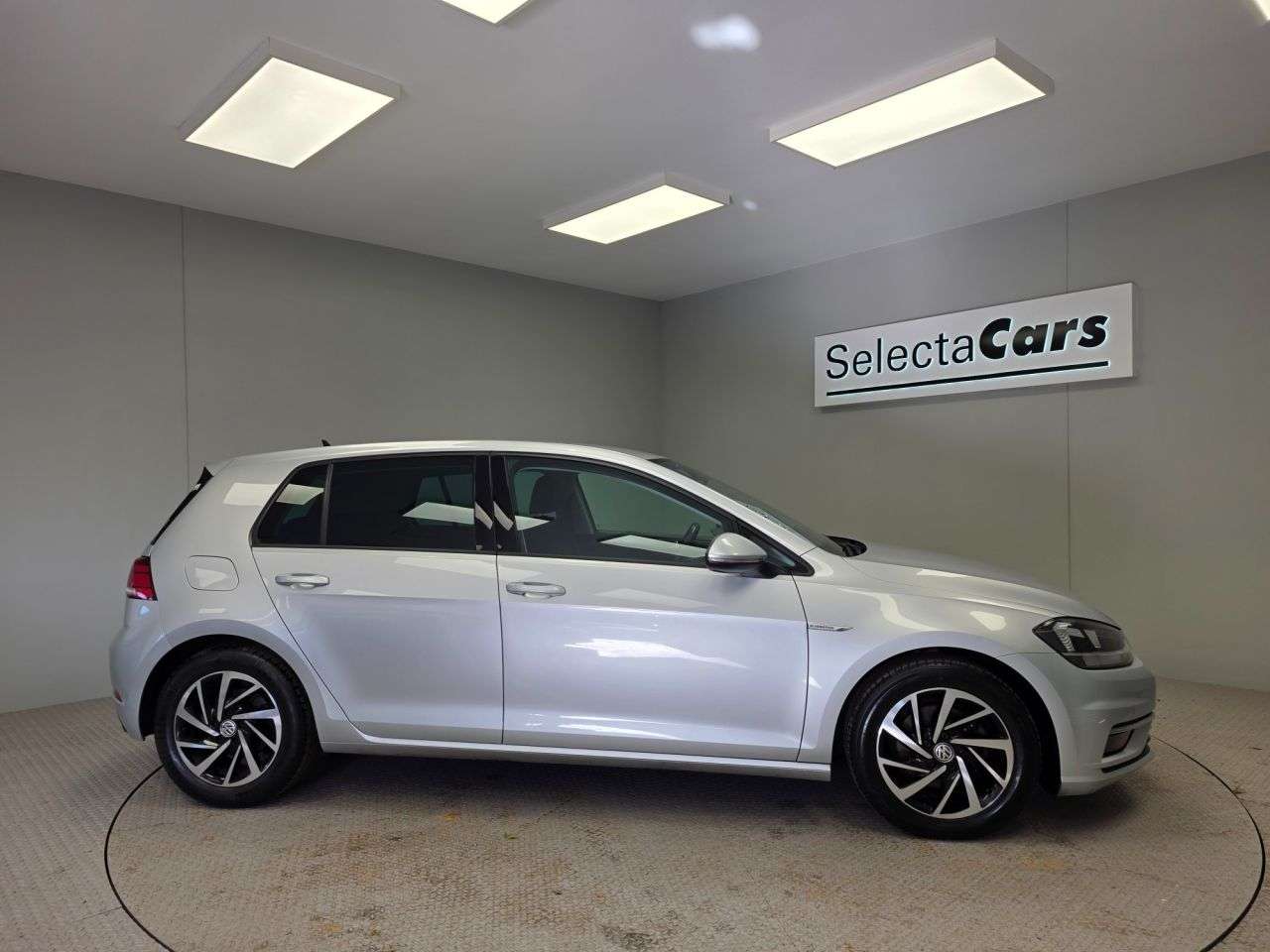 2019 VOLKSWAGEN GOLF 2019 VOLKSWAGEN GOLF