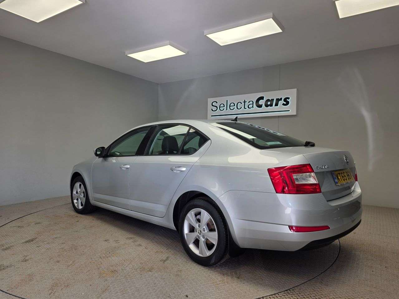 A 2016 SKODA OCTAVIA 2.0 TDI SE L Hatchback 5dr Diesel Manual Euro 6 (s/s) (150 ps) A 2016 SKODA OCTAVIA 2.0 TDI SE L Hatchback 5dr Diesel Manual Euro 6 (s/s) (150 ps)