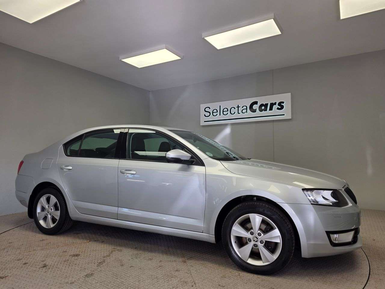 A 2016 SKODA OCTAVIA 2.0 TDI SE L Hatchback 5dr Diesel Manual Euro 6 (s/s) (150 ps) A 2016 SKODA OCTAVIA 2.0 TDI SE L Hatchback 5dr Diesel Manual Euro 6 (s/s) (150 ps)