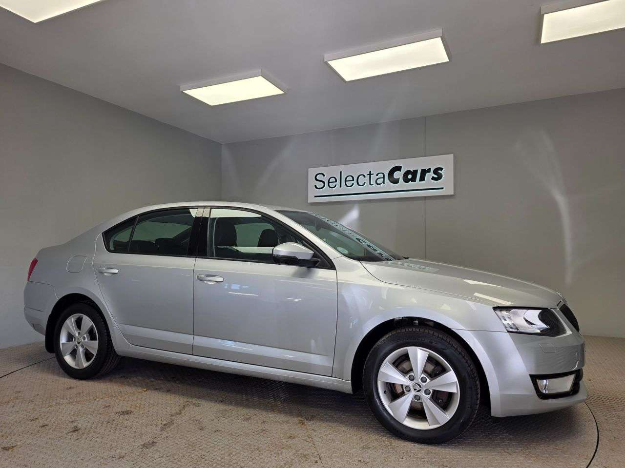A 2016 SKODA OCTAVIA 2.0 TDI SE L Hatchback 5dr Diesel Manual Euro 6 (s/s) (150 ps) A 2016 SKODA OCTAVIA 2.0 TDI SE L Hatchback 5dr Diesel Manual Euro 6 (s/s) (150 ps)