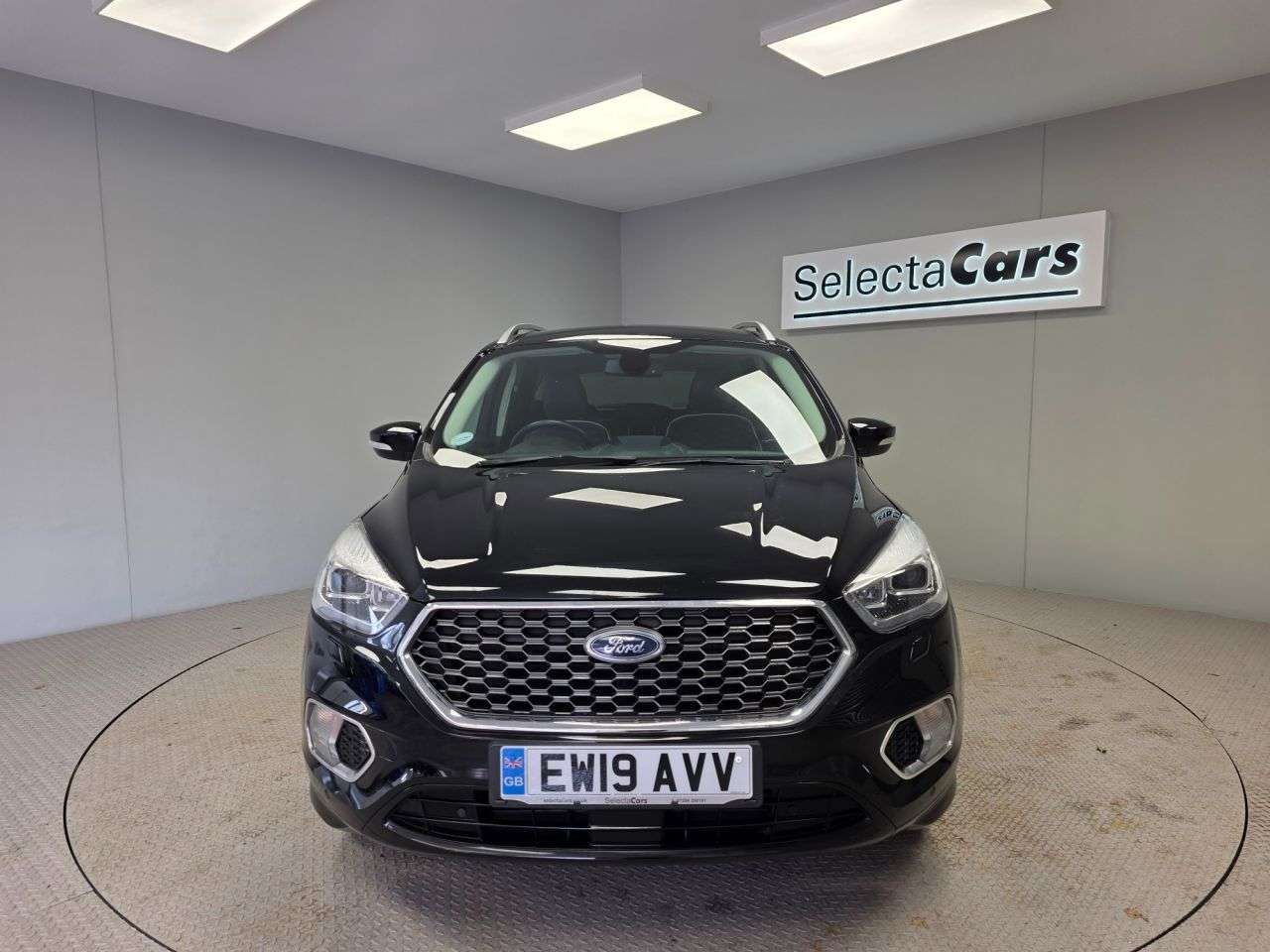 A 2019 FORD KUGA 2.0 TDCi Vignale SUV 5dr Diesel Manual Euro 6 (s/s) (150 ps) A 2019 FORD KUGA 2.0 TDCi Vignale SUV 5dr Diesel Manual Euro 6 (s/s) (150 ps)