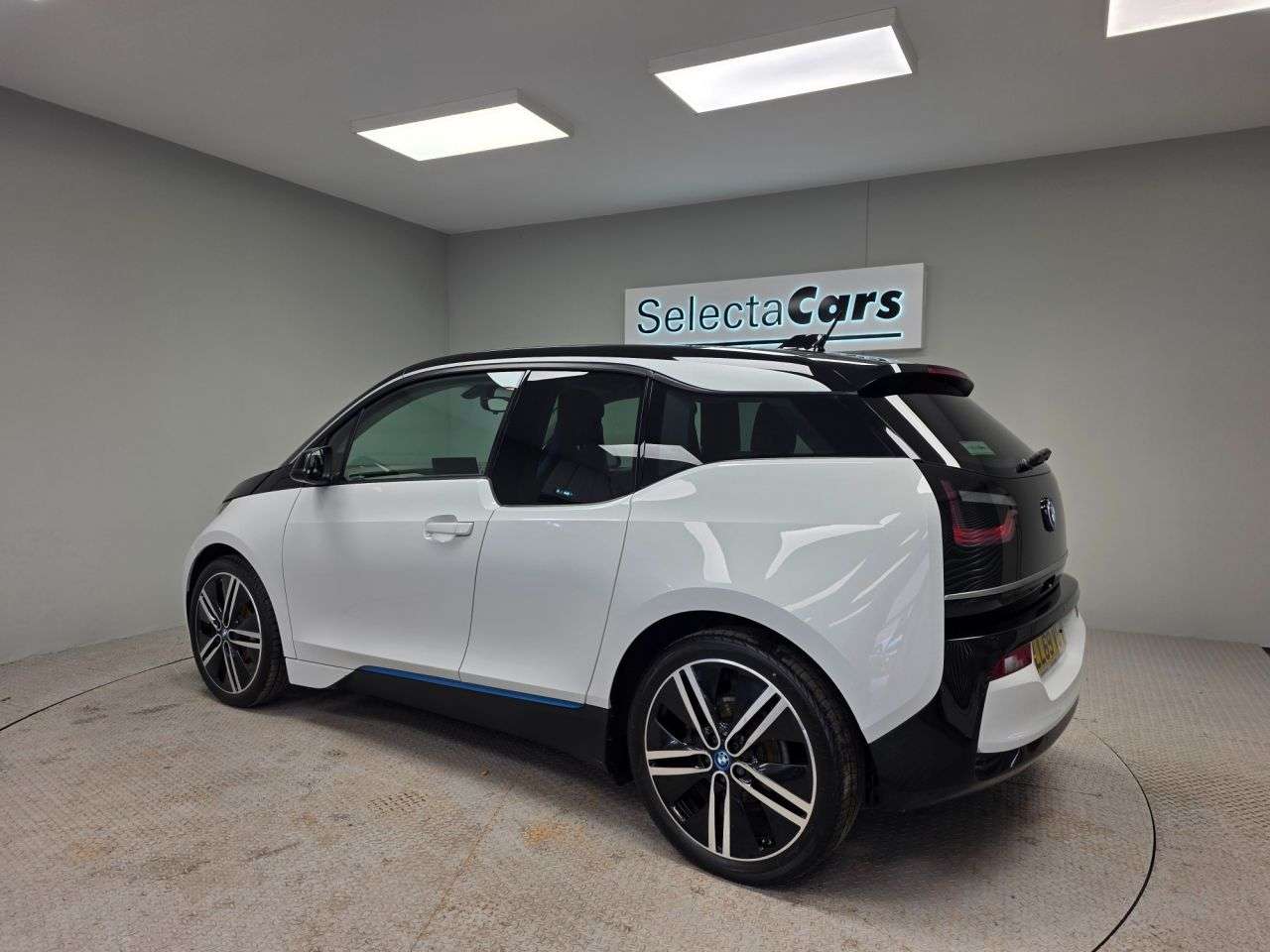A 2019 BMW I3 42.2kWh Hatchback 5dr Electric Auto (170 ps) A 2019 BMW I3 42.2kWh Hatchback 5dr Electric Auto (170 ps)