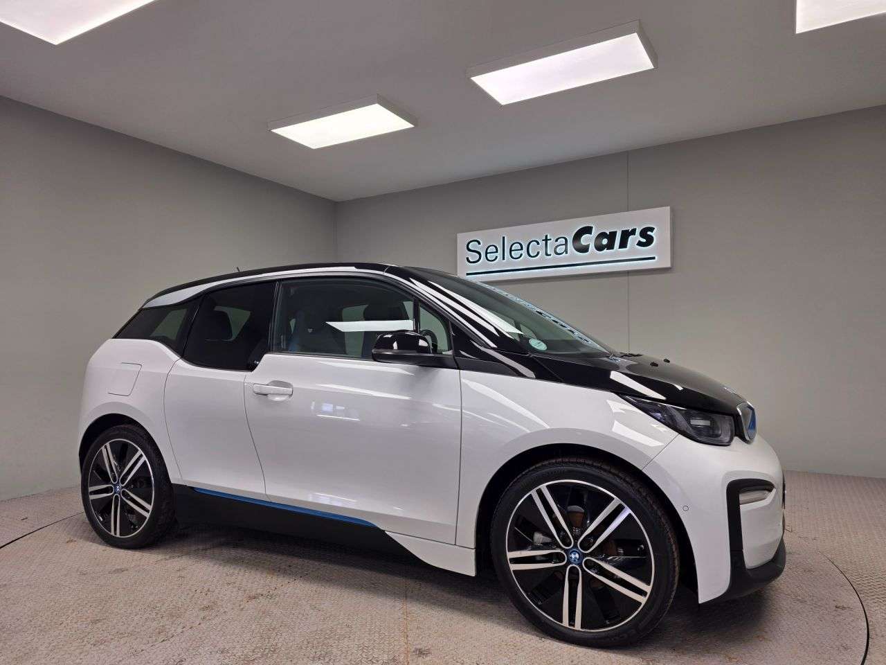 A 2019 BMW I3 42.2kWh Hatchback 5dr Electric Auto (170 ps) A 2019 BMW I3 42.2kWh Hatchback 5dr Electric Auto (170 ps)