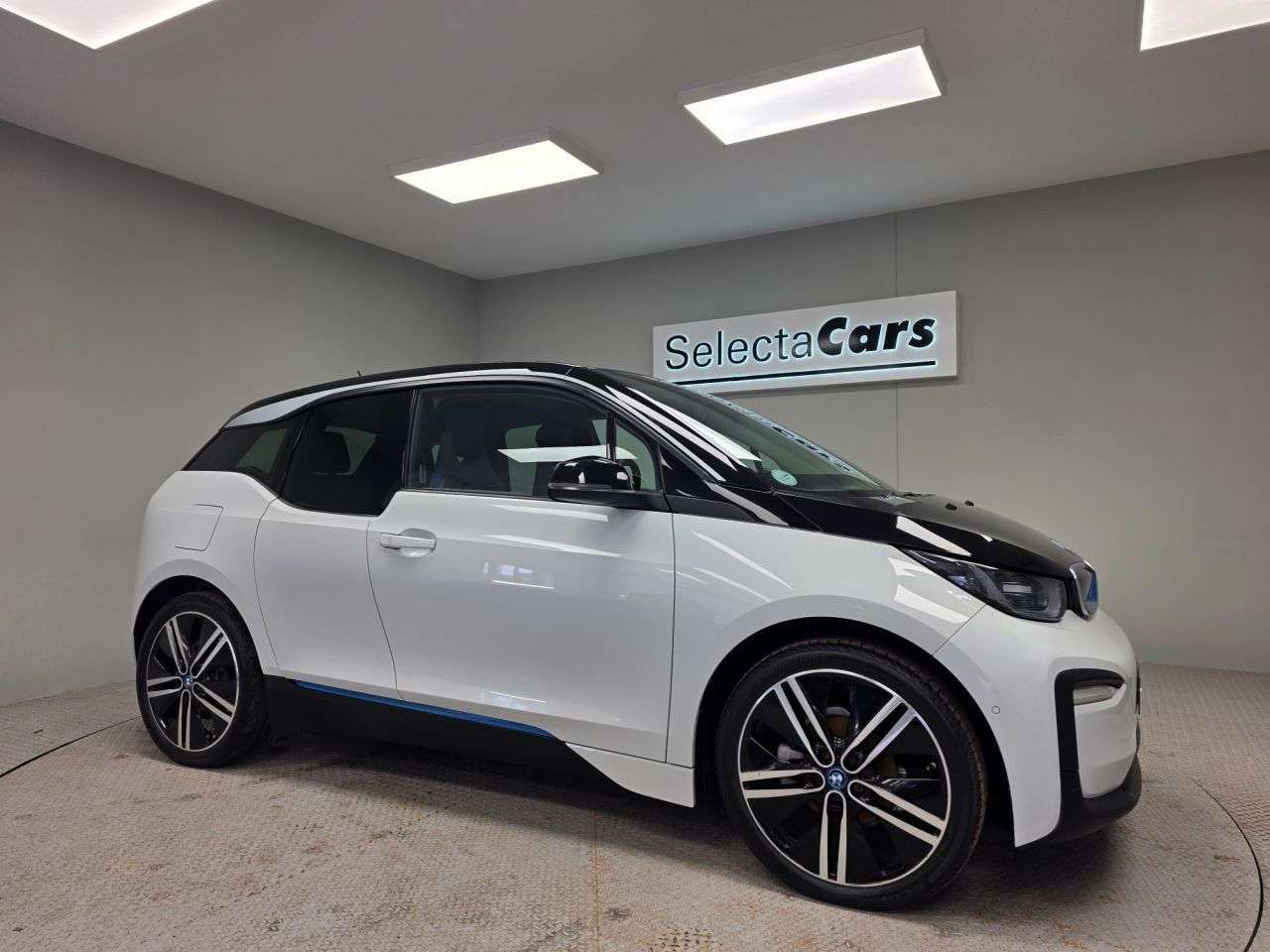 A 2019 BMW I3 42.2kWh Hatchback 5dr Electric Auto (170 ps) A 2019 BMW I3 42.2kWh Hatchback 5dr Electric Auto (170 ps)
