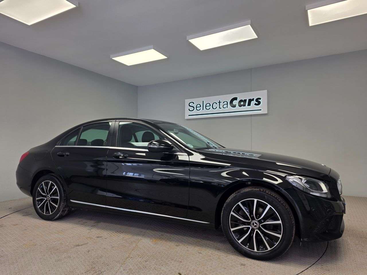 A 2019 MERCEDES-BENZ C-CLASS 1.6 C180 SE Saloon 4dr Petrol G-Tronic+ Euro 6 (s/s) (156 ps) A 2019 MERCEDES-BENZ C-CLASS 1.6 C180 SE Saloon 4dr Petrol G-Tronic+ Euro 6 (s/s) (156 ps)