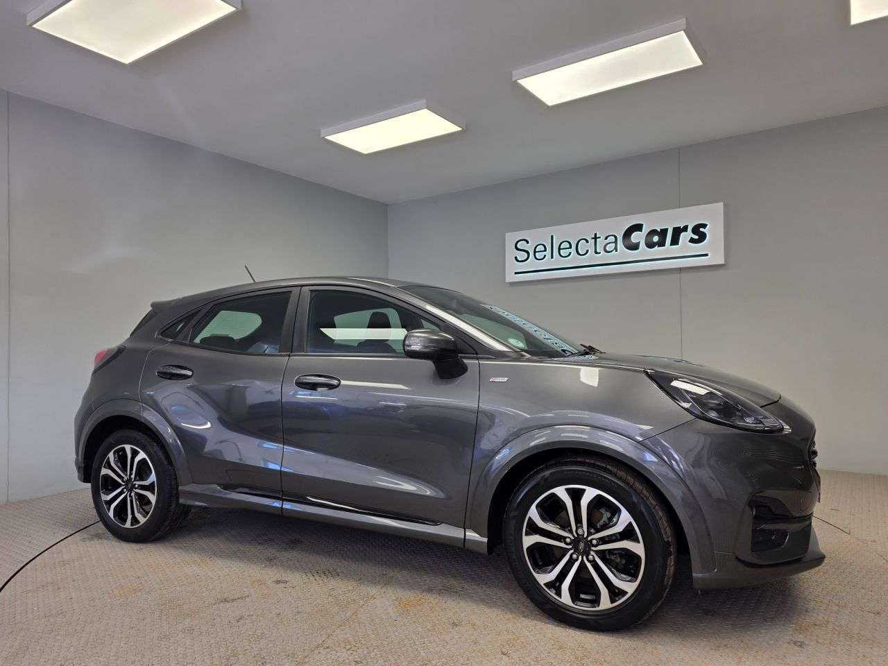 A 2023 FORD PUMA 1.0T EcoBoost MHEV ST-Line SUV 5dr Petrol Hybrid Manual Euro 6 (s/s) (125 p A 2023 FORD PUMA 1.0T EcoBoost MHEV ST-Line SUV 5dr Petrol Hybrid Manual Euro 6 (s/s) (125 p