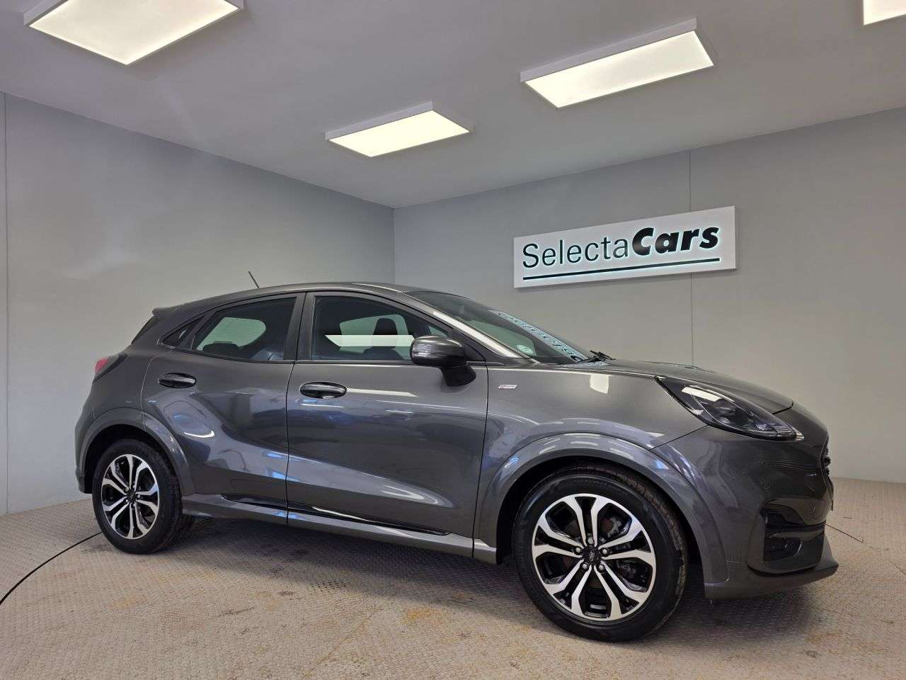 A 2023 FORD PUMA 1.0T EcoBoost MHEV ST-Line SUV 5dr Petrol Hybrid Manual Euro 6 (s/s) (125 p A 2023 FORD PUMA 1.0T EcoBoost MHEV ST-Line SUV 5dr Petrol Hybrid Manual Euro 6 (s/s) (125 p