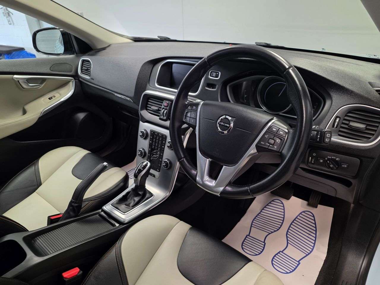 2016 VOLVO V40 CROSS COUNTRY 2016 VOLVO V40 CROSS COUNTRY