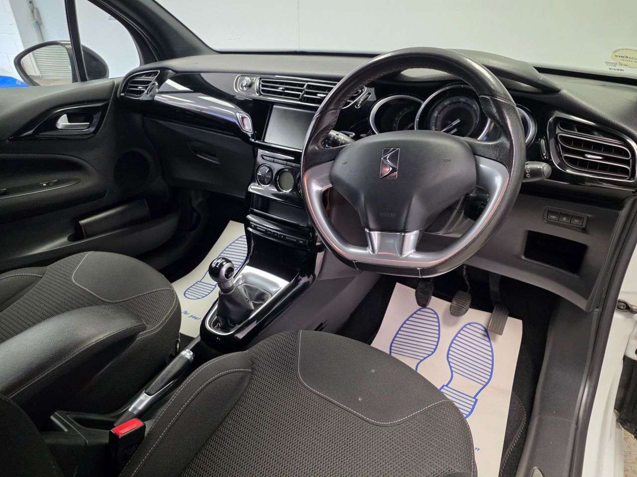 2017 DS AUTOMOBILES DS 3 2017 DS AUTOMOBILES DS 3