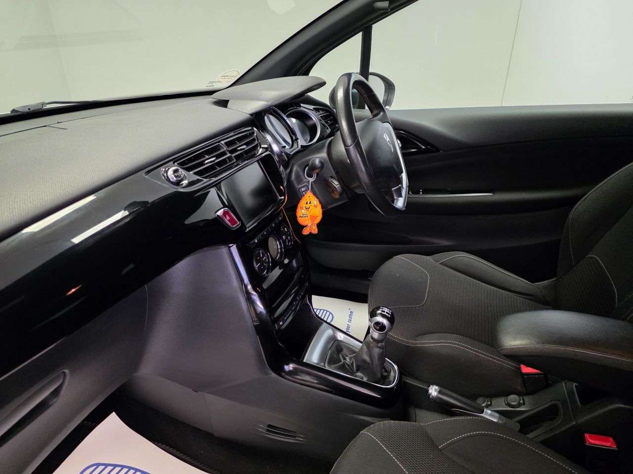 2017 DS AUTOMOBILES DS 3 2017 DS AUTOMOBILES DS 3