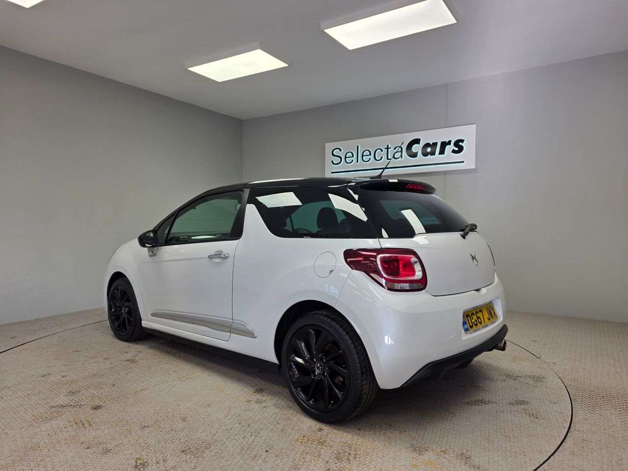 2017 DS AUTOMOBILES DS 3 2017 DS AUTOMOBILES DS 3