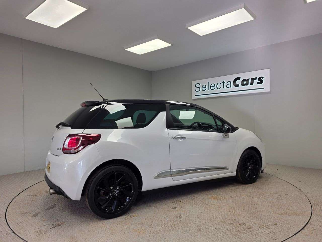 2017 DS AUTOMOBILES DS 3 2017 DS AUTOMOBILES DS 3