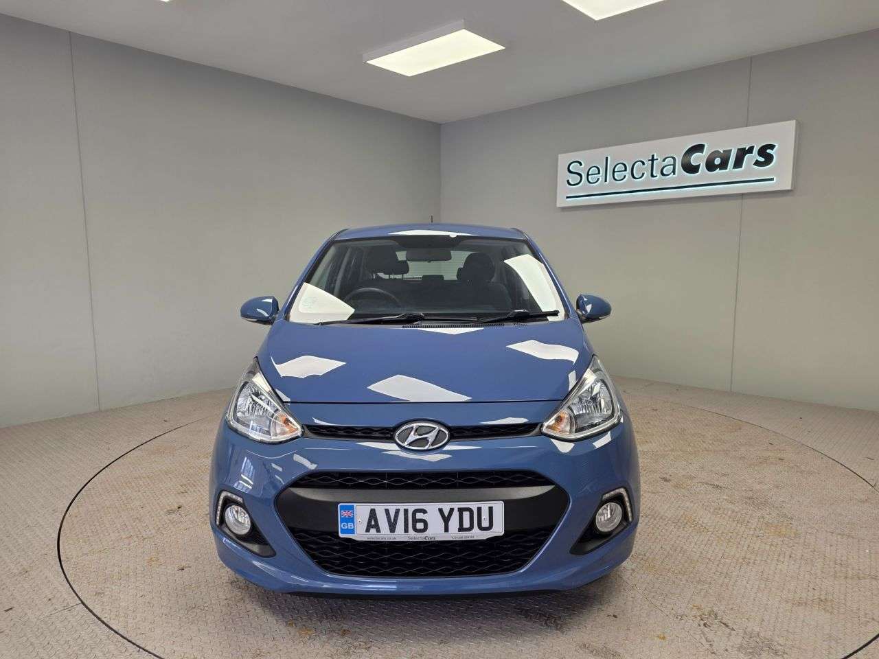 A 2016 HYUNDAI I10 1.2 Premium Hatchback 5dr Petrol Auto Euro 6 (87 ps) A 2016 HYUNDAI I10 1.2 Premium Hatchback 5dr Petrol Auto Euro 6 (87 ps)