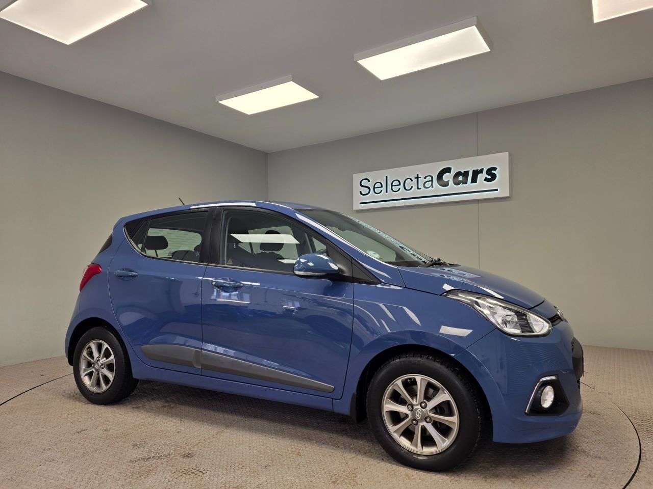 A 2016 HYUNDAI I10 1.2 Premium Hatchback 5dr Petrol Auto Euro 6 (87 ps) A 2016 HYUNDAI I10 1.2 Premium Hatchback 5dr Petrol Auto Euro 6 (87 ps)