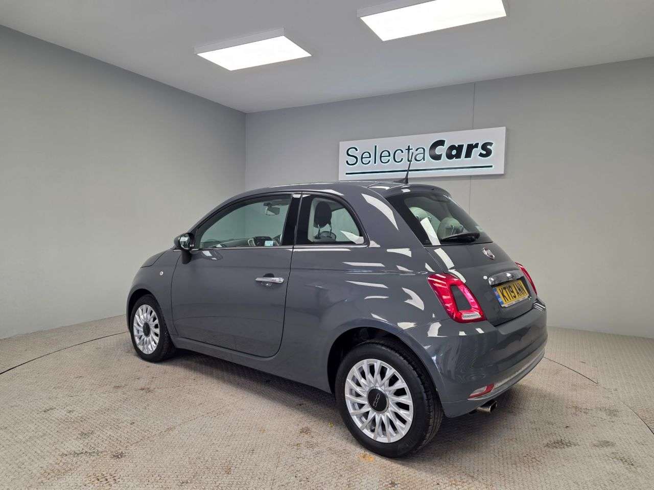 A 2019 FIAT 500 1.2 Lounge Hatchback 3dr Petrol Manual Euro 6 (s/s) (69 bhp) A 2019 FIAT 500 1.2 Lounge Hatchback 3dr Petrol Manual Euro 6 (s/s) (69 bhp)